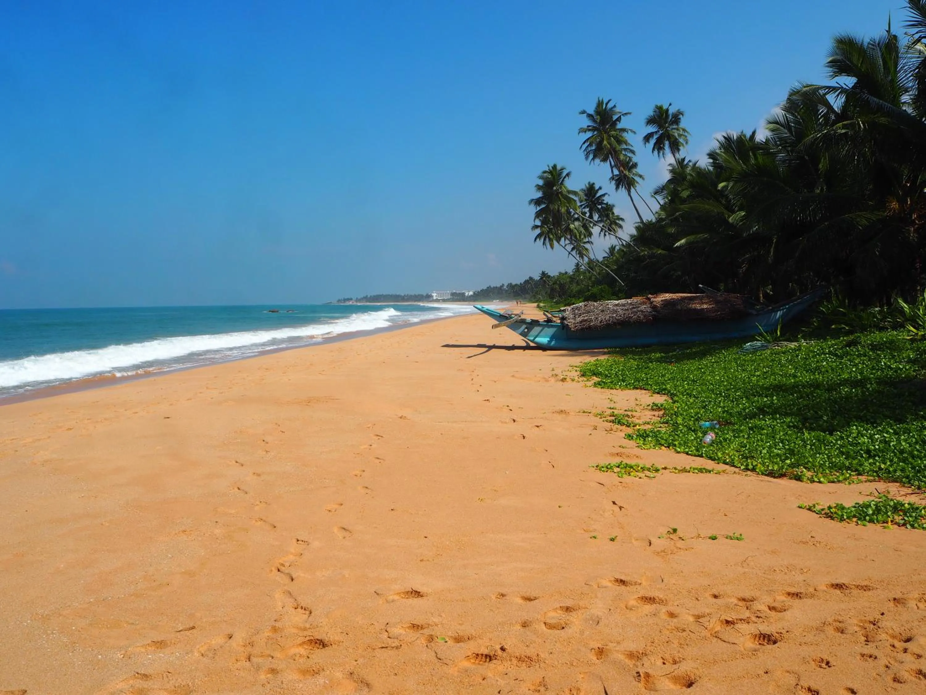 Beach in Raja Beach Hotel