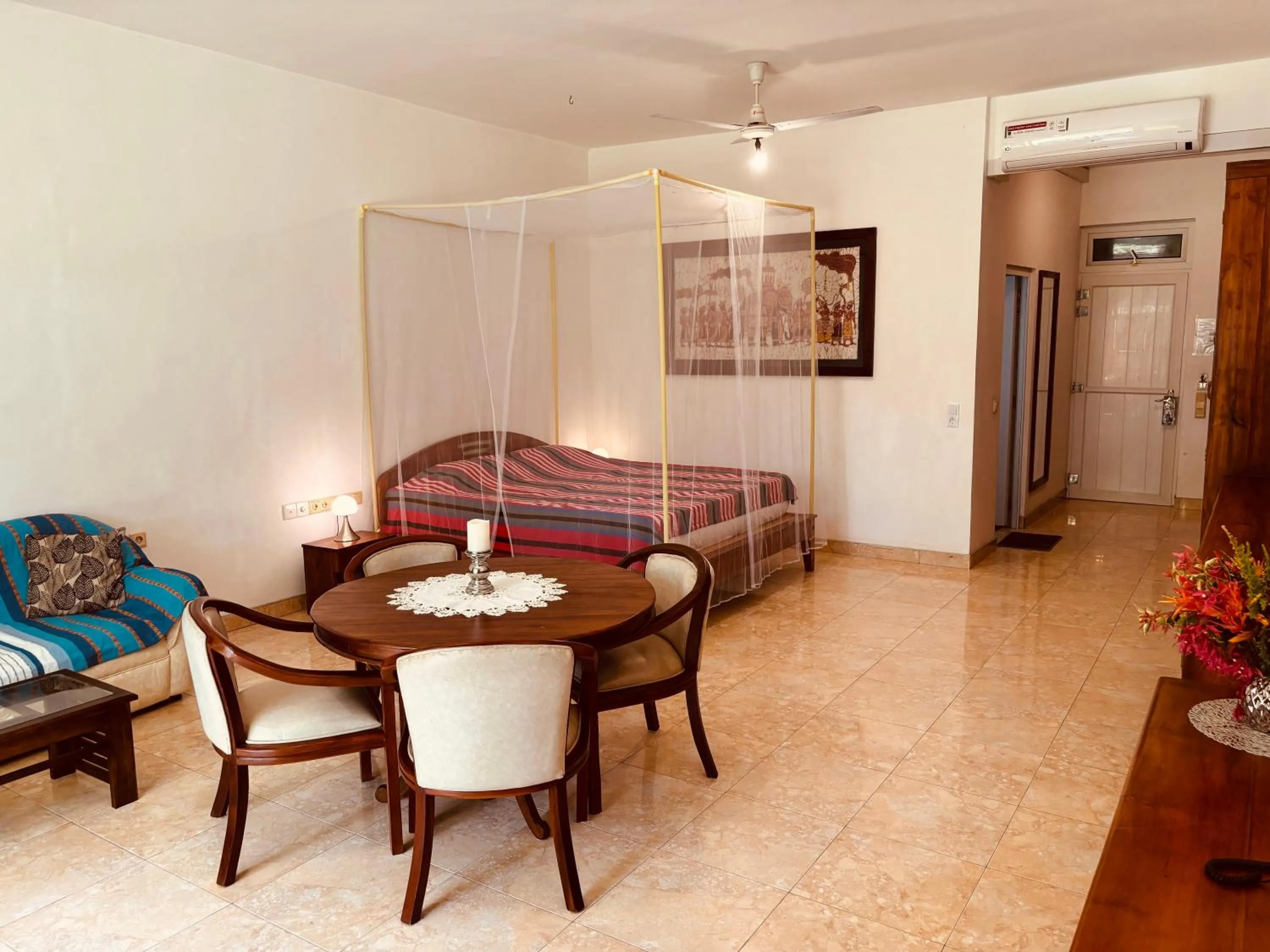 Photo of the whole room in Raja Beach Hotel