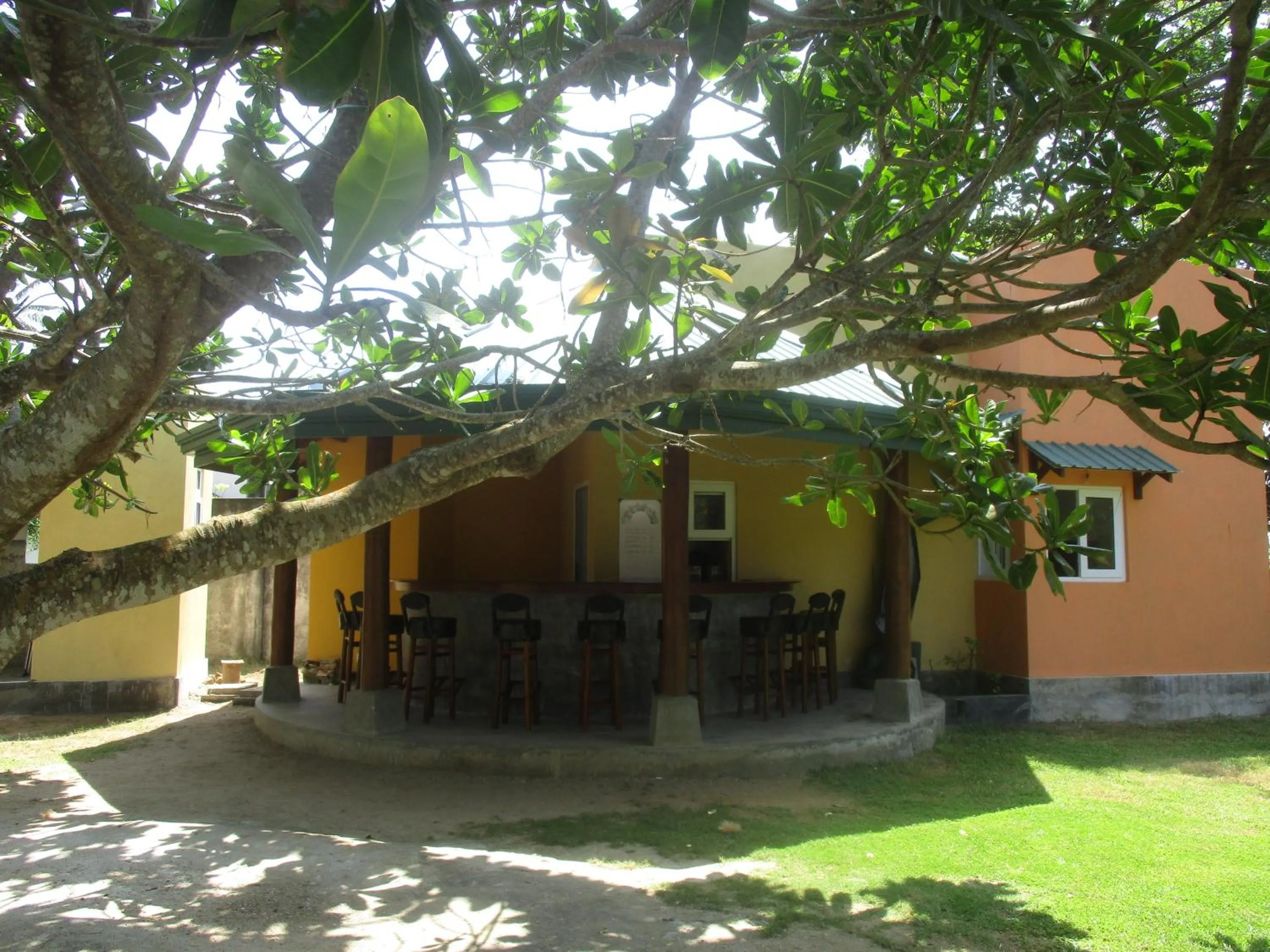 Restaurant/places to eat in Raja Beach Hotel