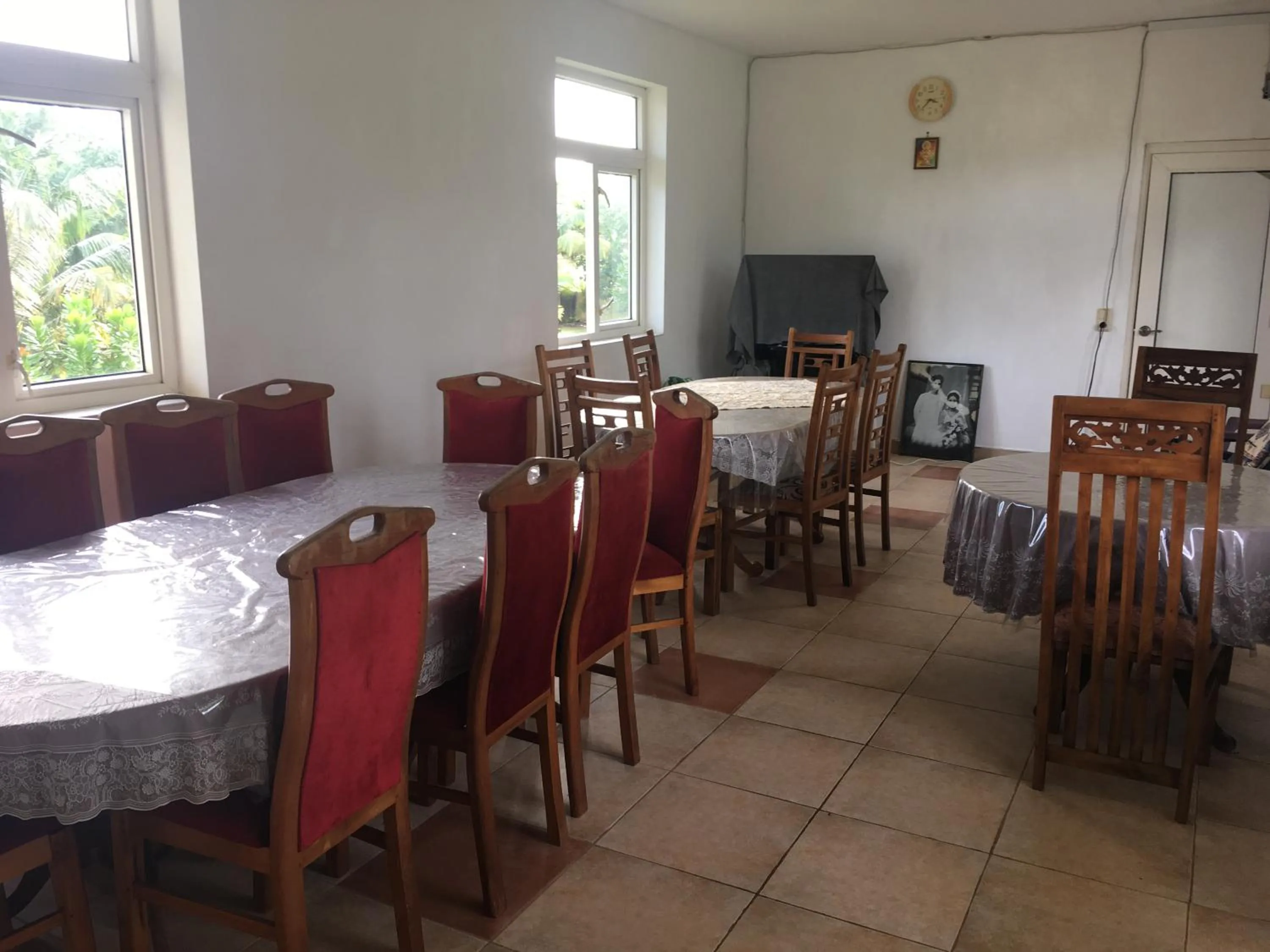 Restaurant/places to eat in Raja Beach Hotel