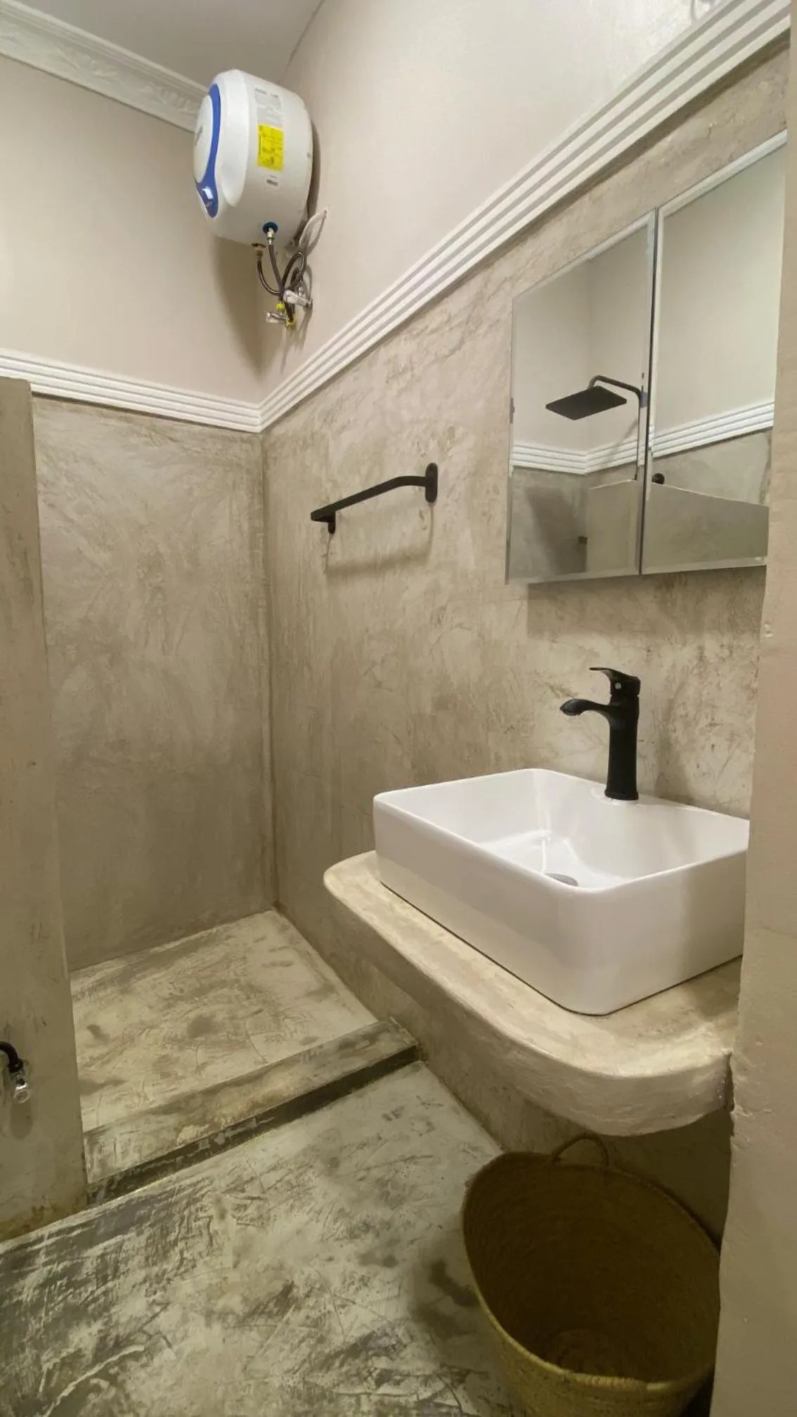 Shower in Hanaia House