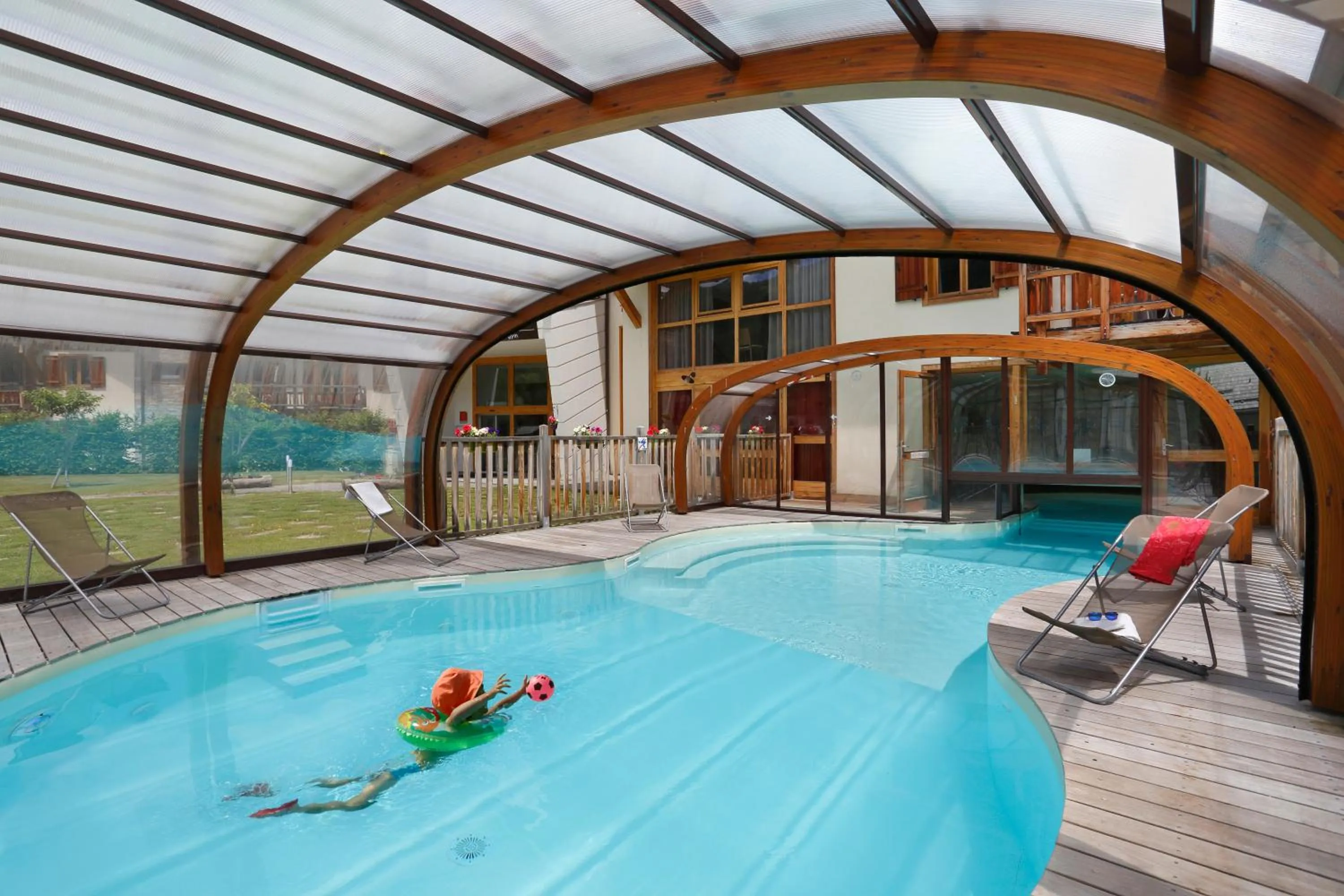 Swimming pool in Résidence Néméa L'Adret