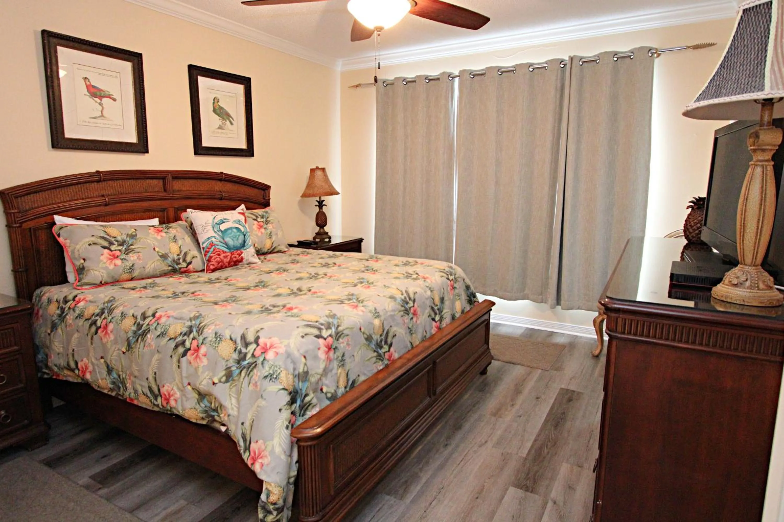 Bed in Cypress Point