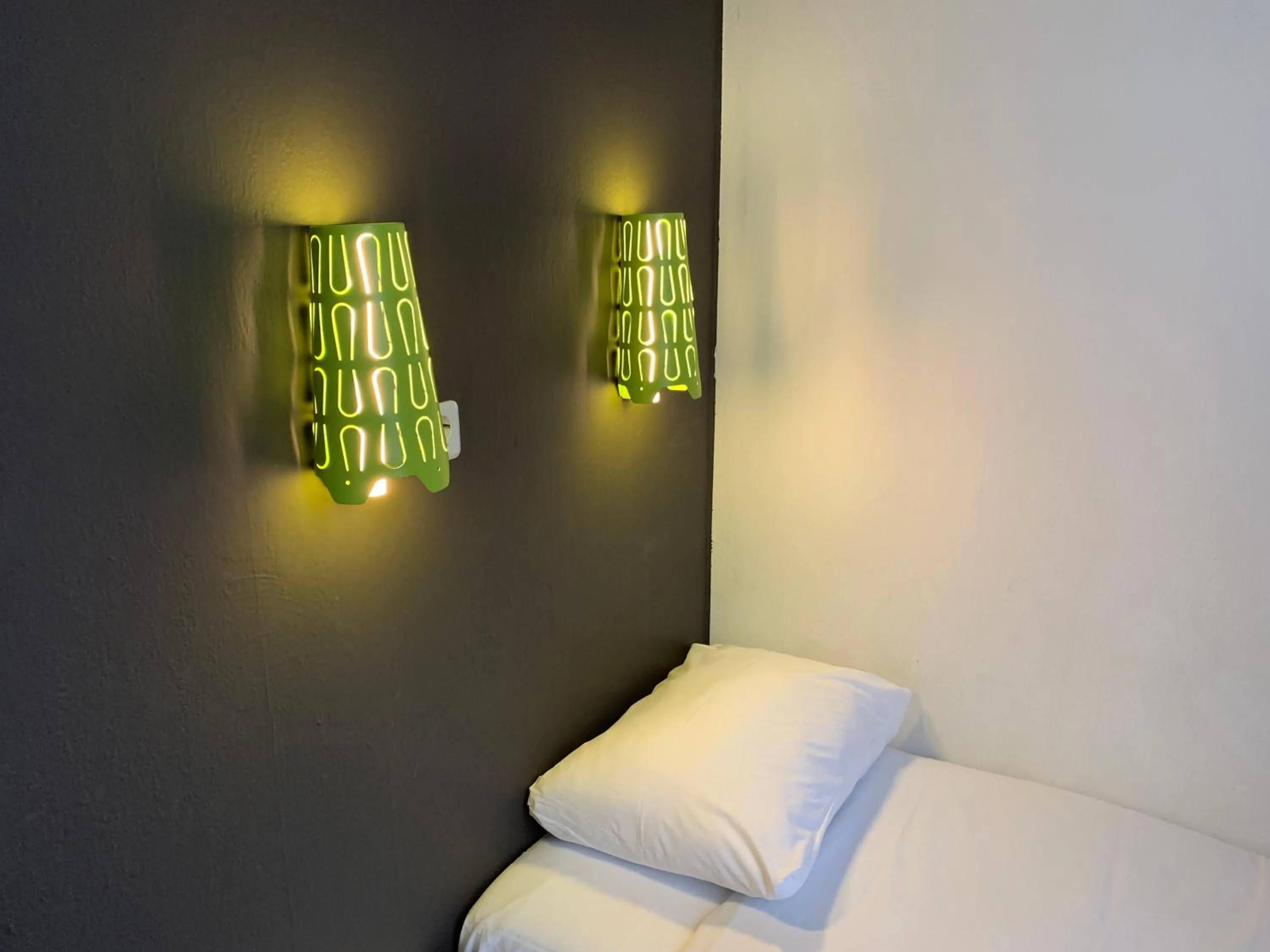 Bed in Hotel Oorsprongpark City Centre Utrecht