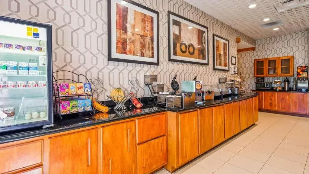 Restaurant/Places to Eat in Best western plus Rose City Conference Inn Restaurant/Places to Eat in Best western plus Rose City Conference Inn