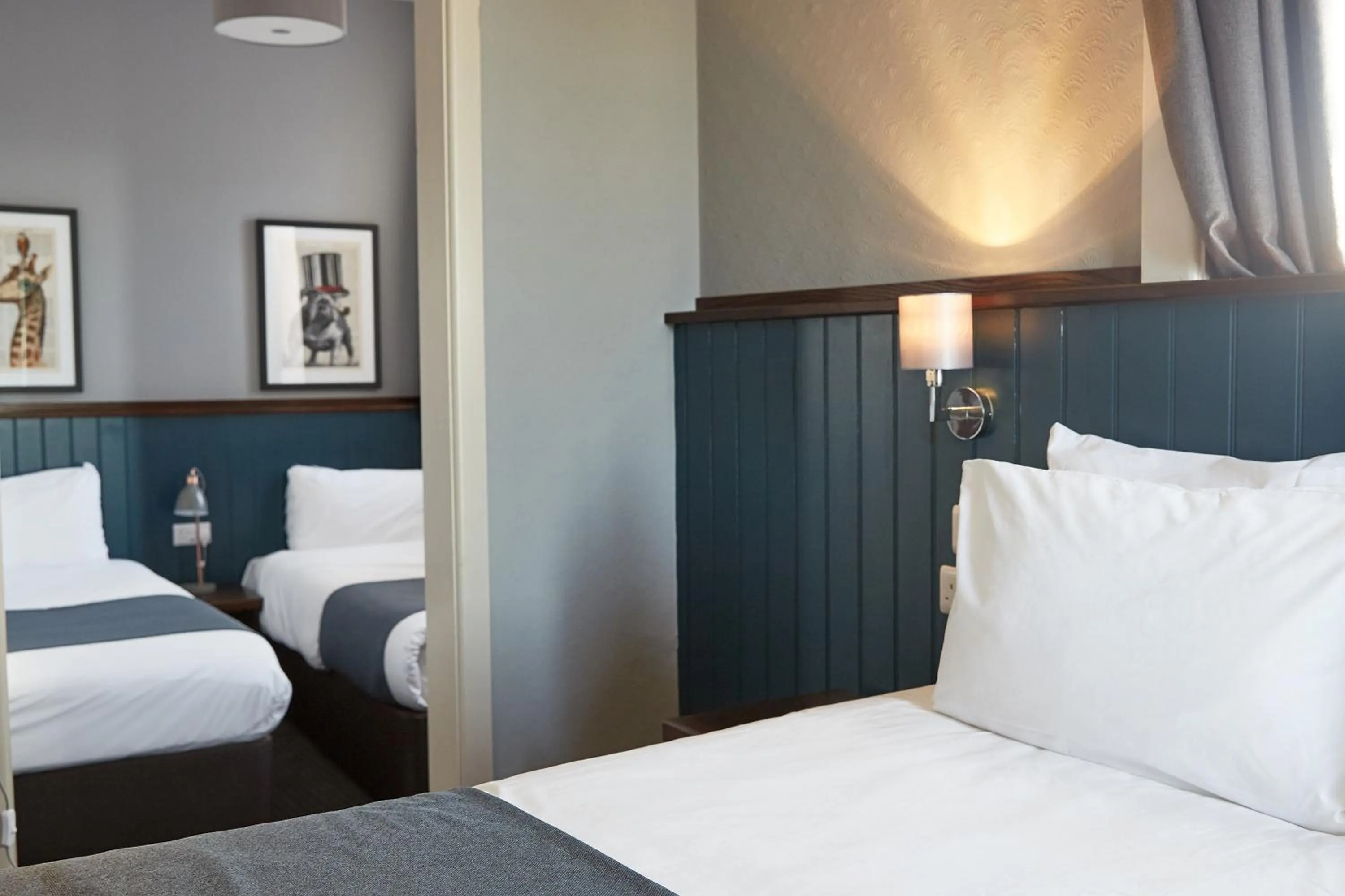 Bed in The Spyglass & Kettle by Greene King Inns