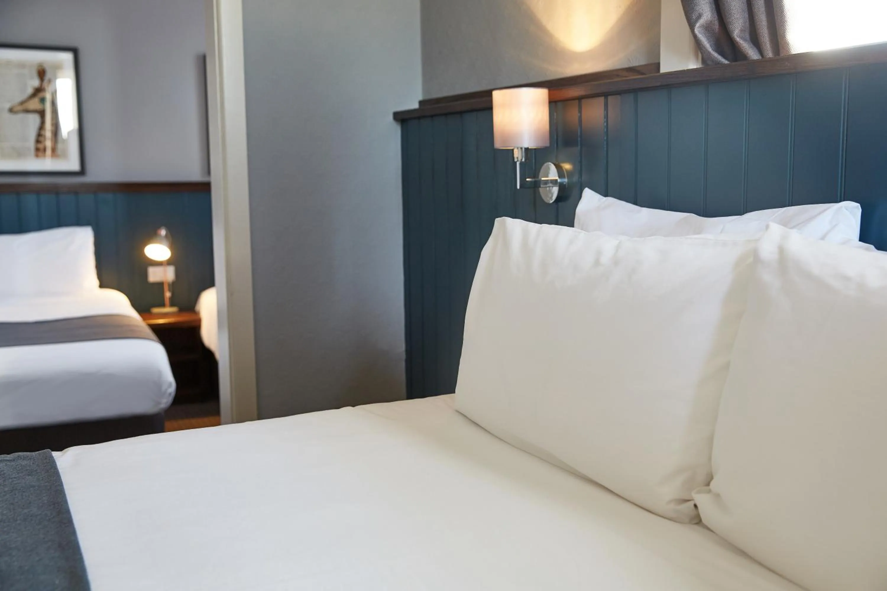 Bed in The Spyglass & Kettle by Greene King Inns