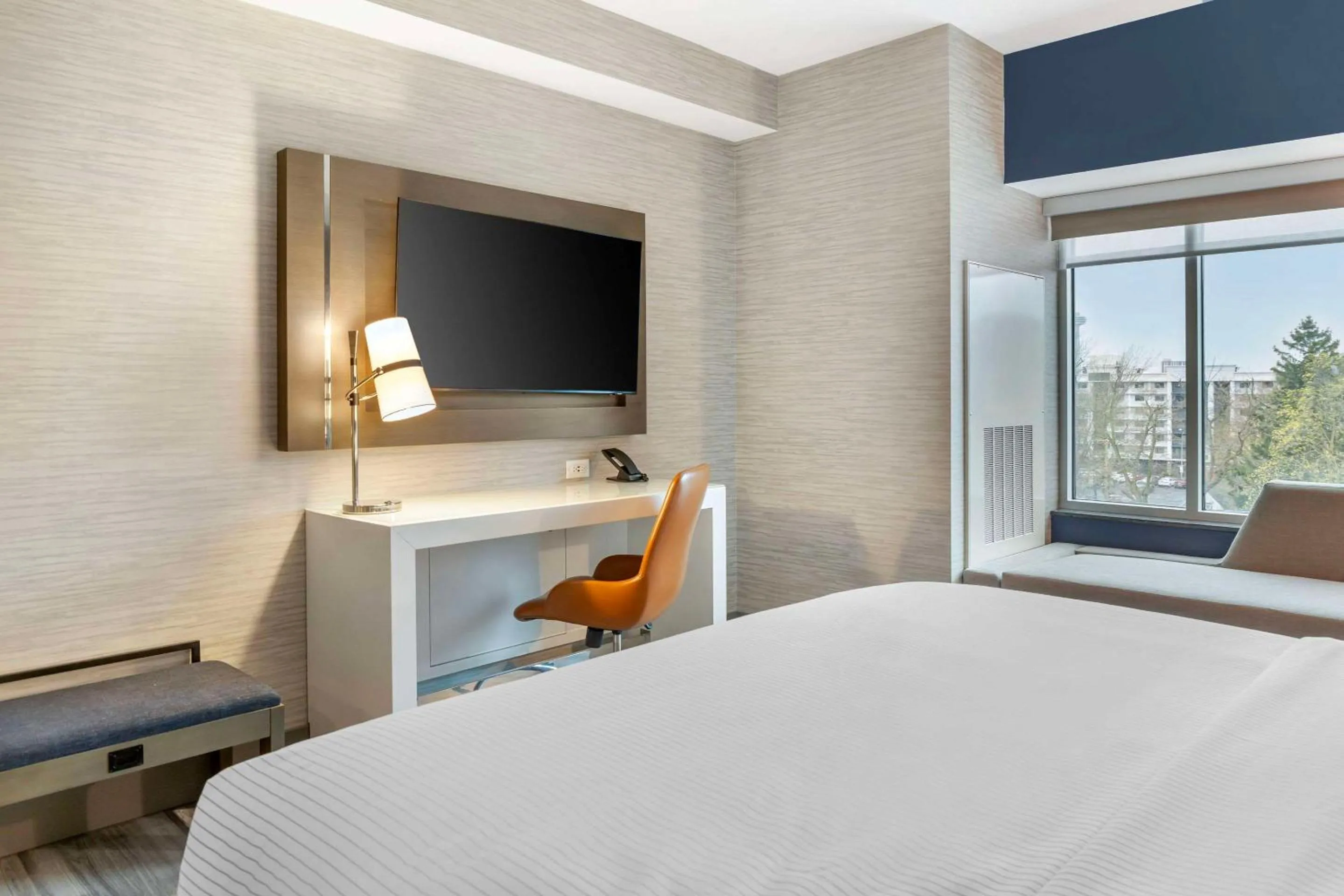 Bedroom, Bed in Cambria Hotel Niagara Falls