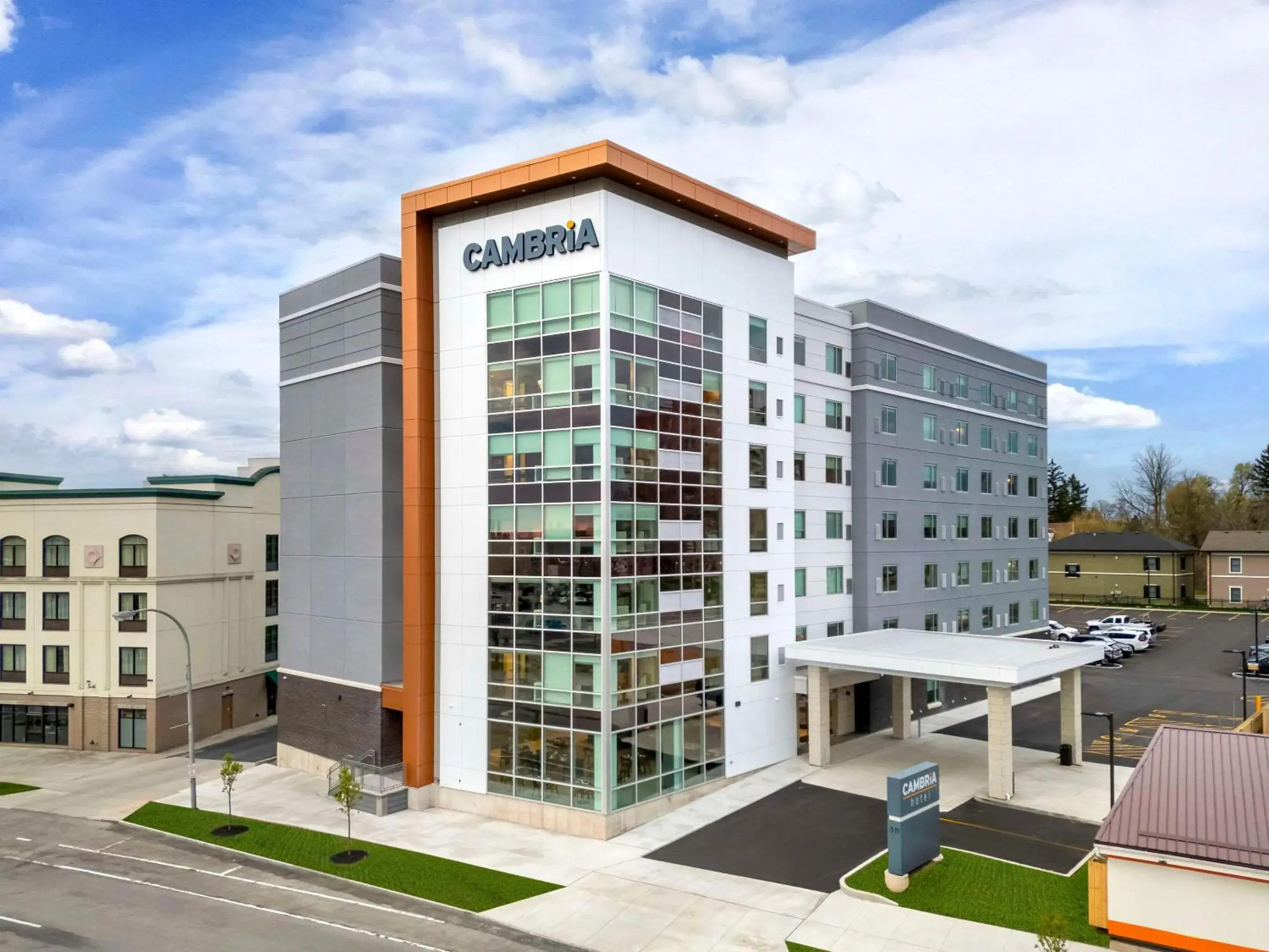 Property building in Cambria Hotel Niagara Falls Property building in Cambria Hotel Niagara Falls