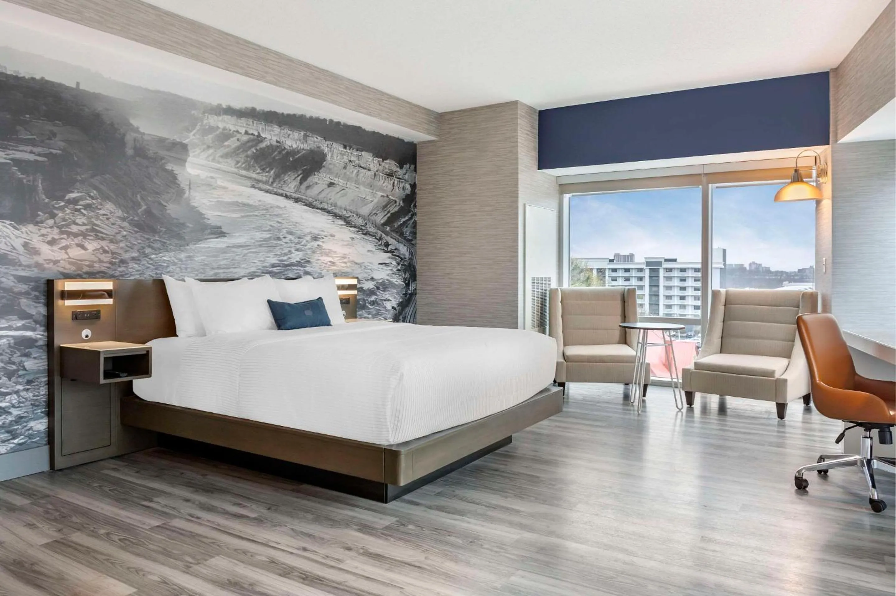 Bedroom, Bed in Cambria Hotel Niagara Falls