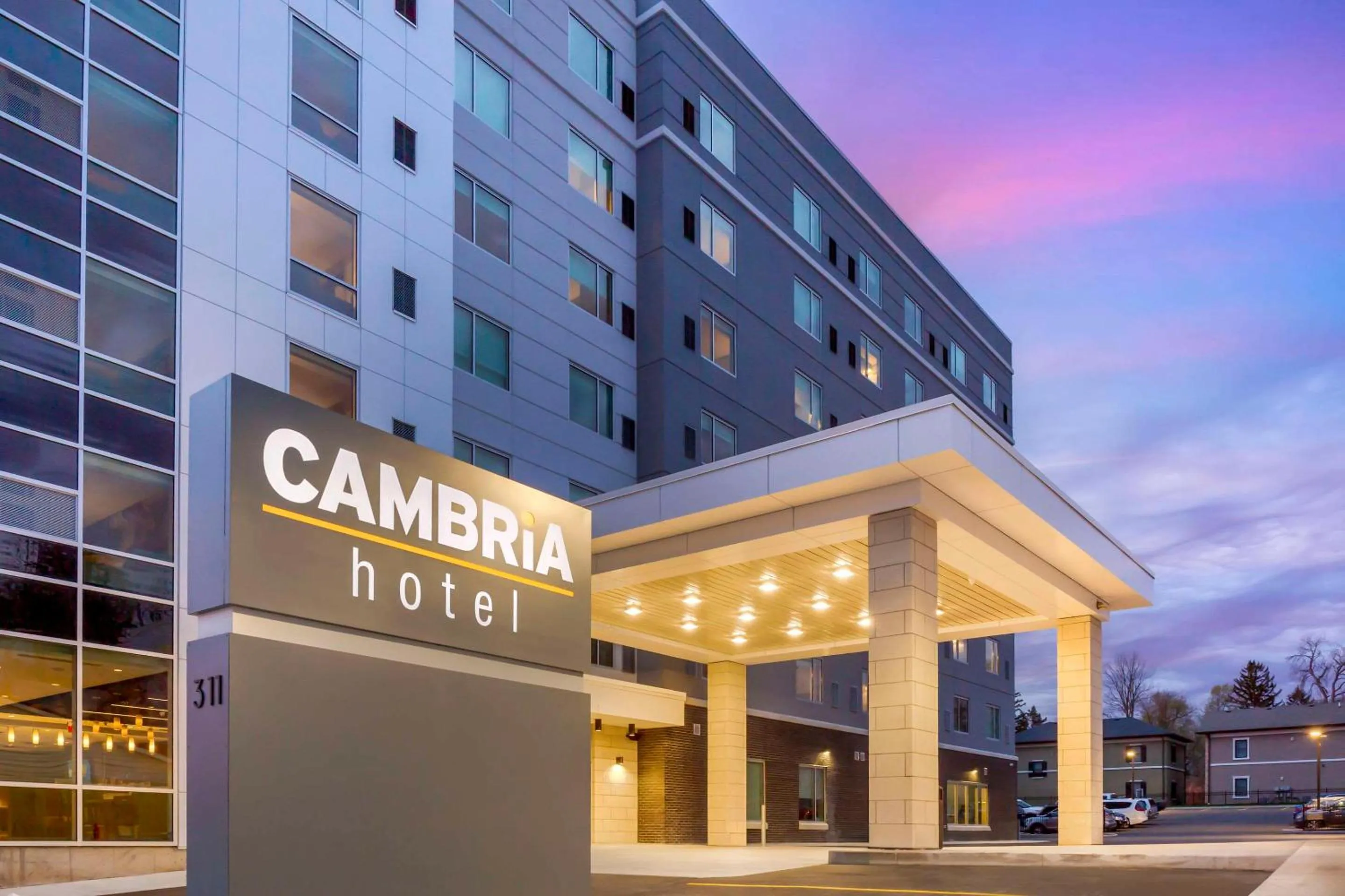Property building in Cambria Hotel Niagara Falls