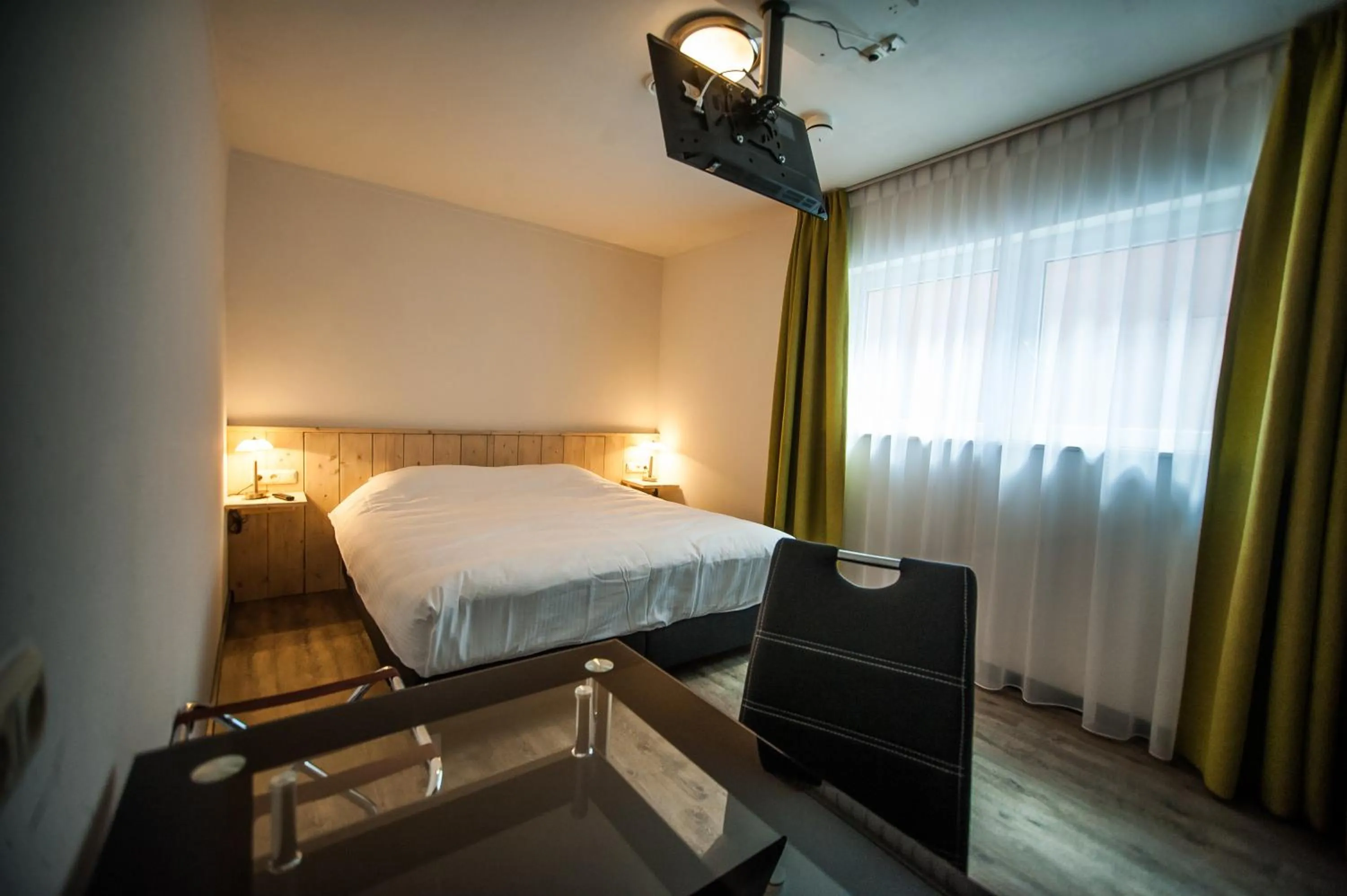 Photo of the whole room, Bed in Hotel Taurus