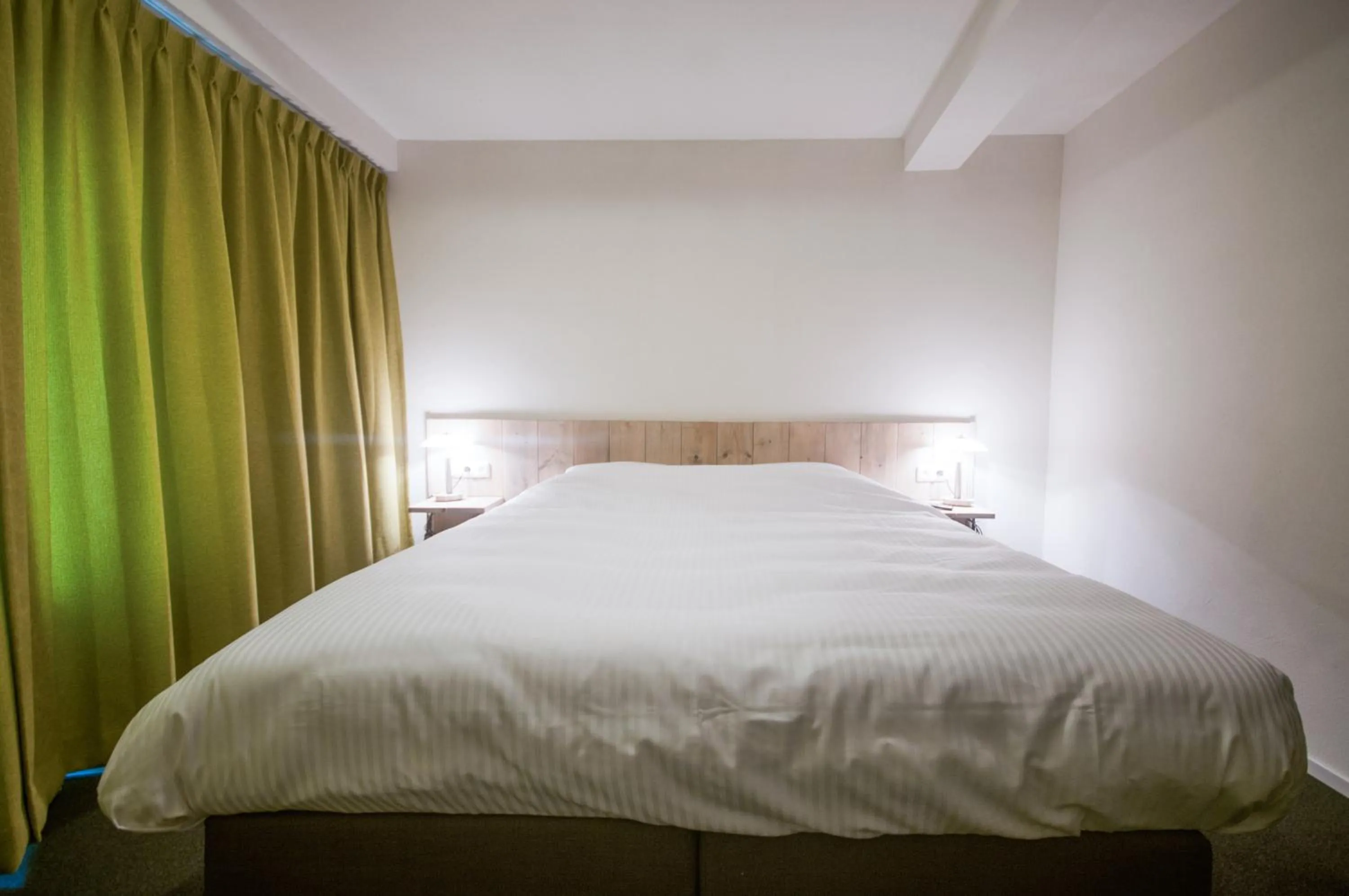 Decorative detail, Bed in Hotel Taurus