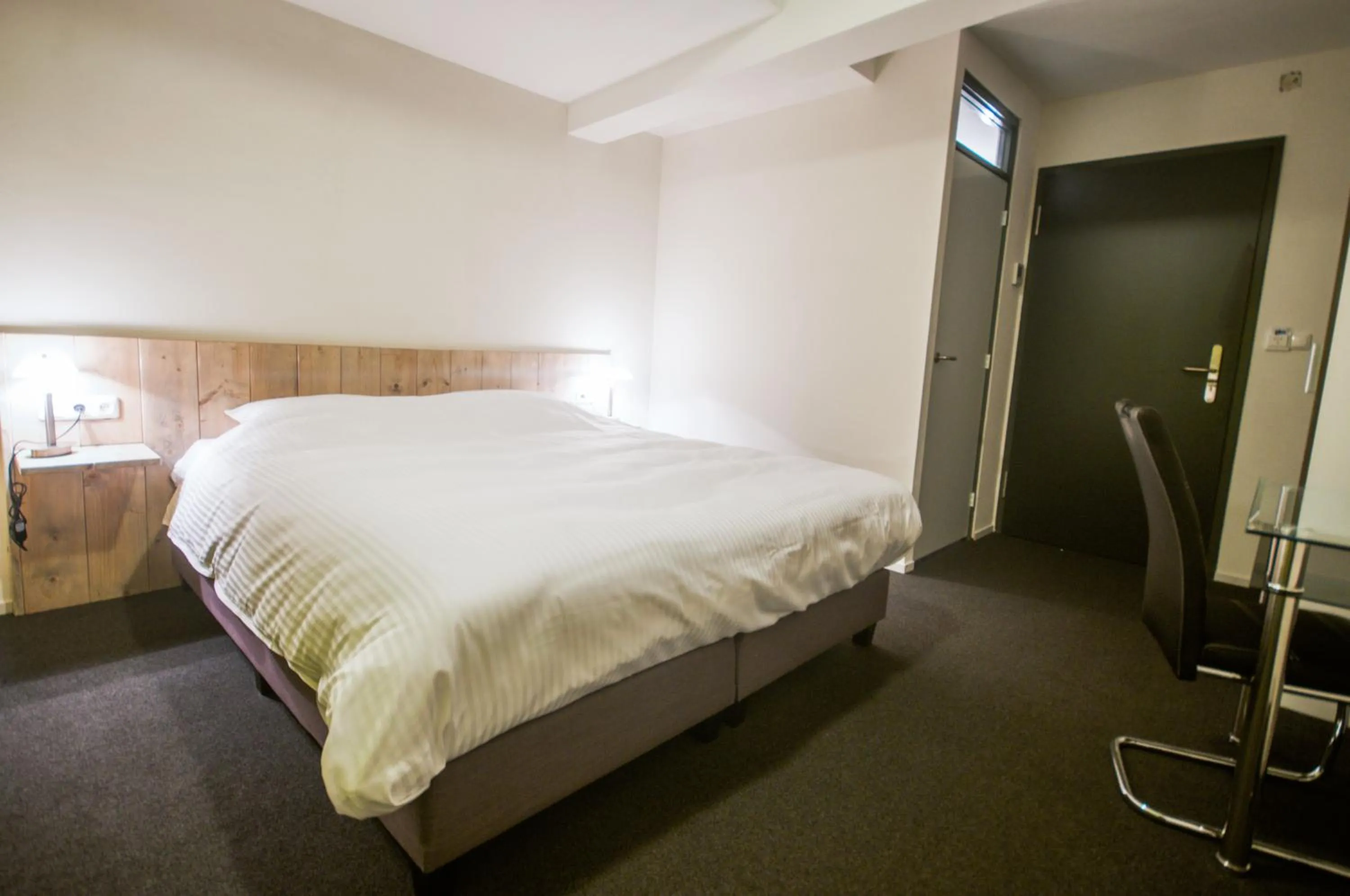 Photo of the whole room, Bed in Hotel Taurus