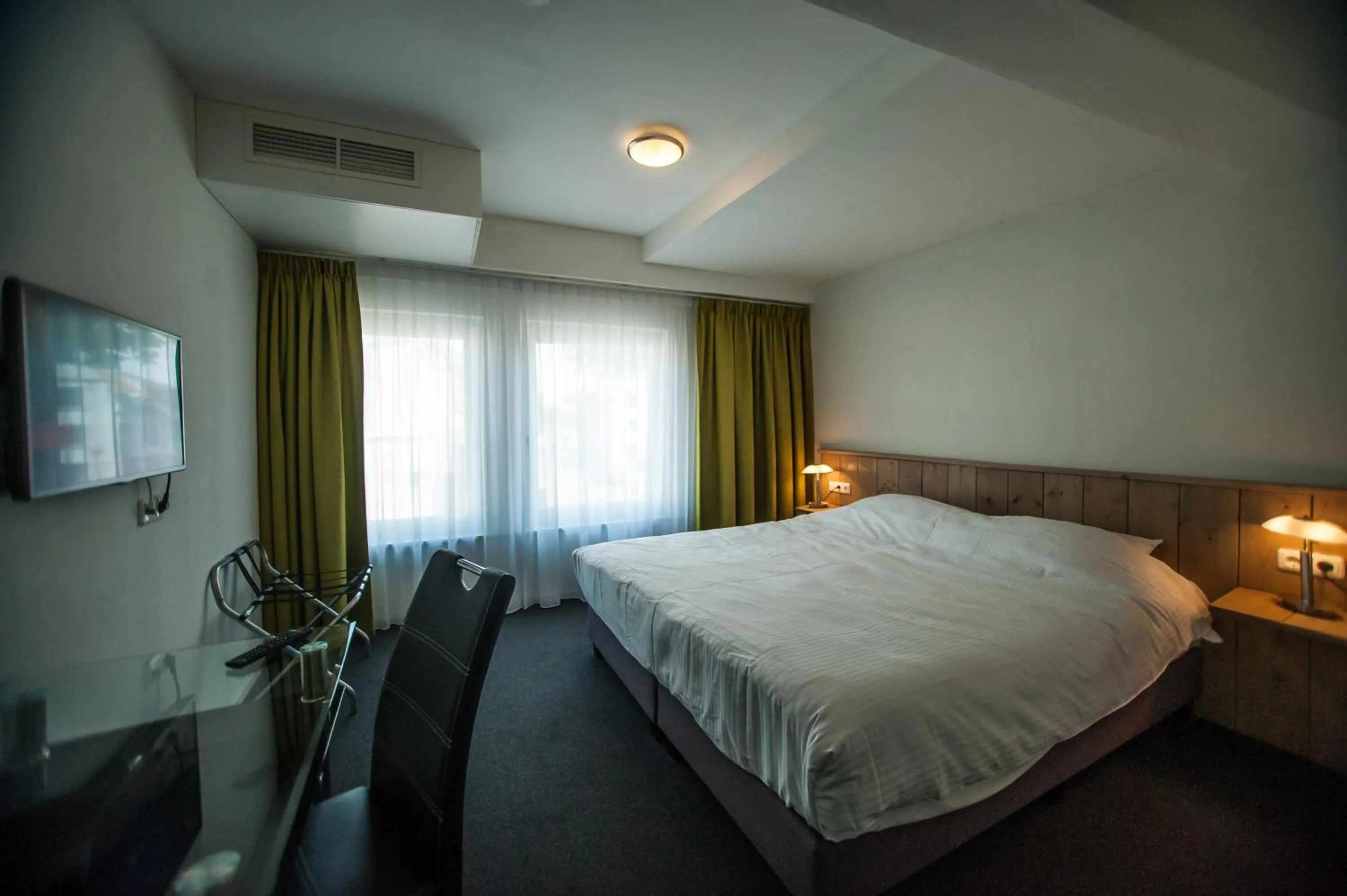 Photo of the whole room, Bed in Hotel Taurus