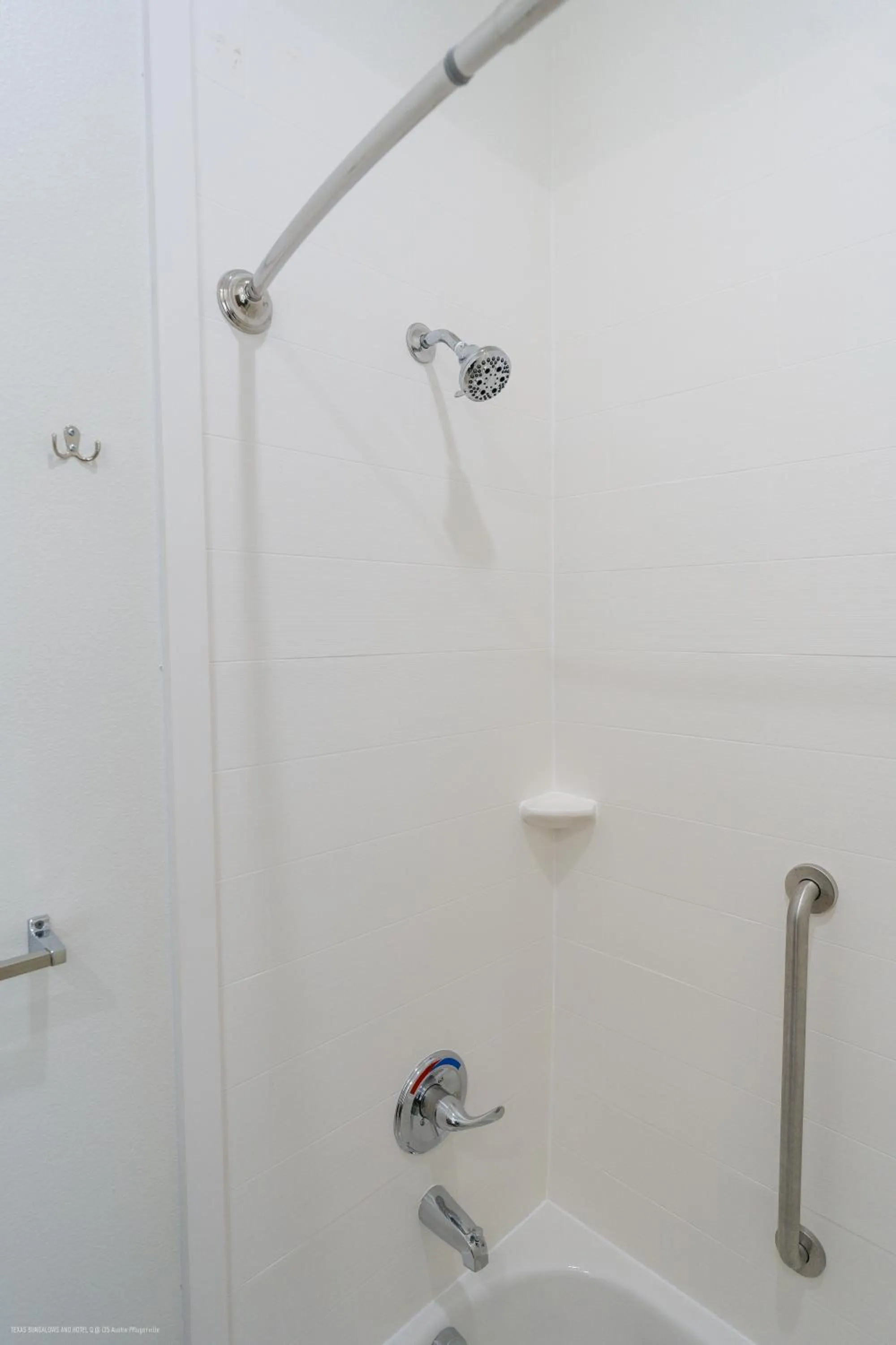 Shower in Texas Bungalows Hotel & Hotel Que at Lakeline Austin Cedar Park