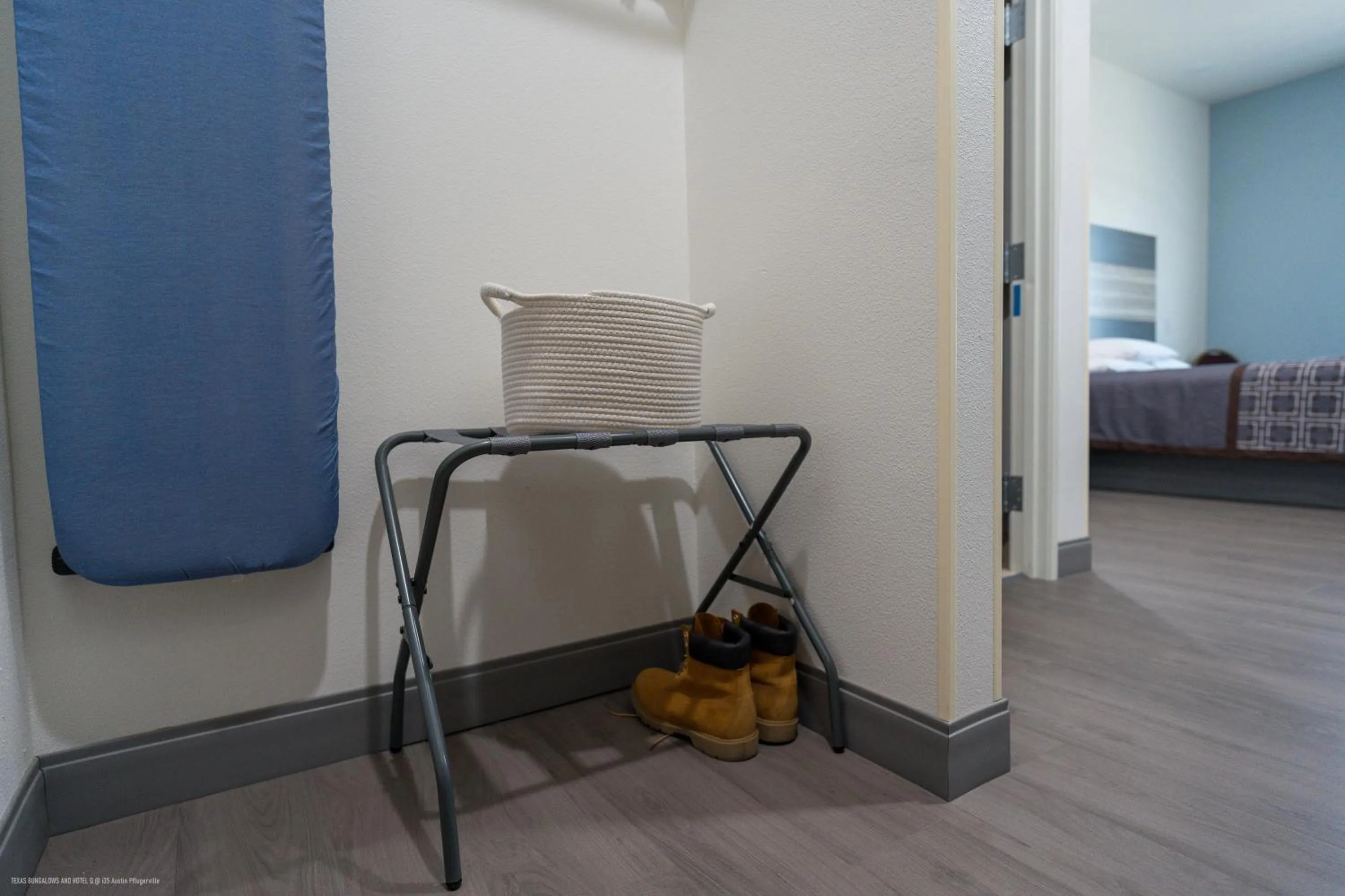 Photo of the whole room, Bed in Texas Bungalows Hotel & Hotel Que at Lakeline Austin Cedar Park