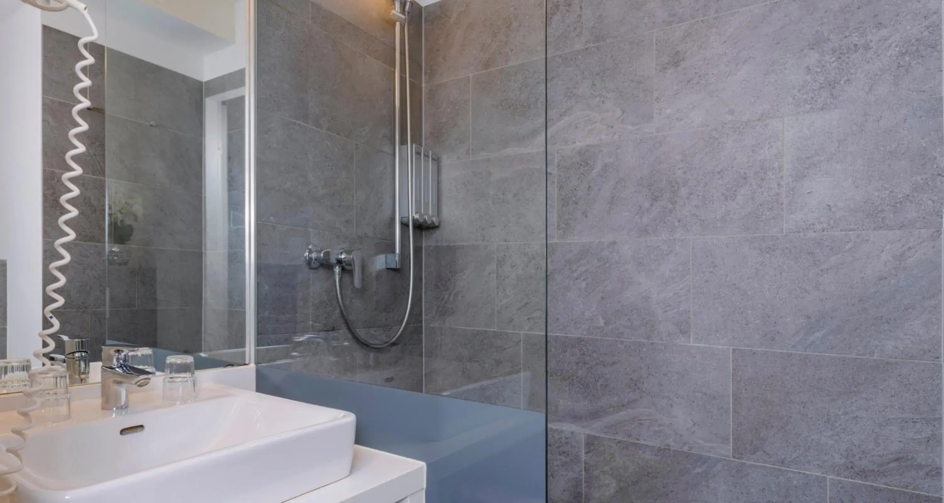 Bathroom in PLAZA INN Dachau - München Bathroom in PLAZA INN Dachau - München