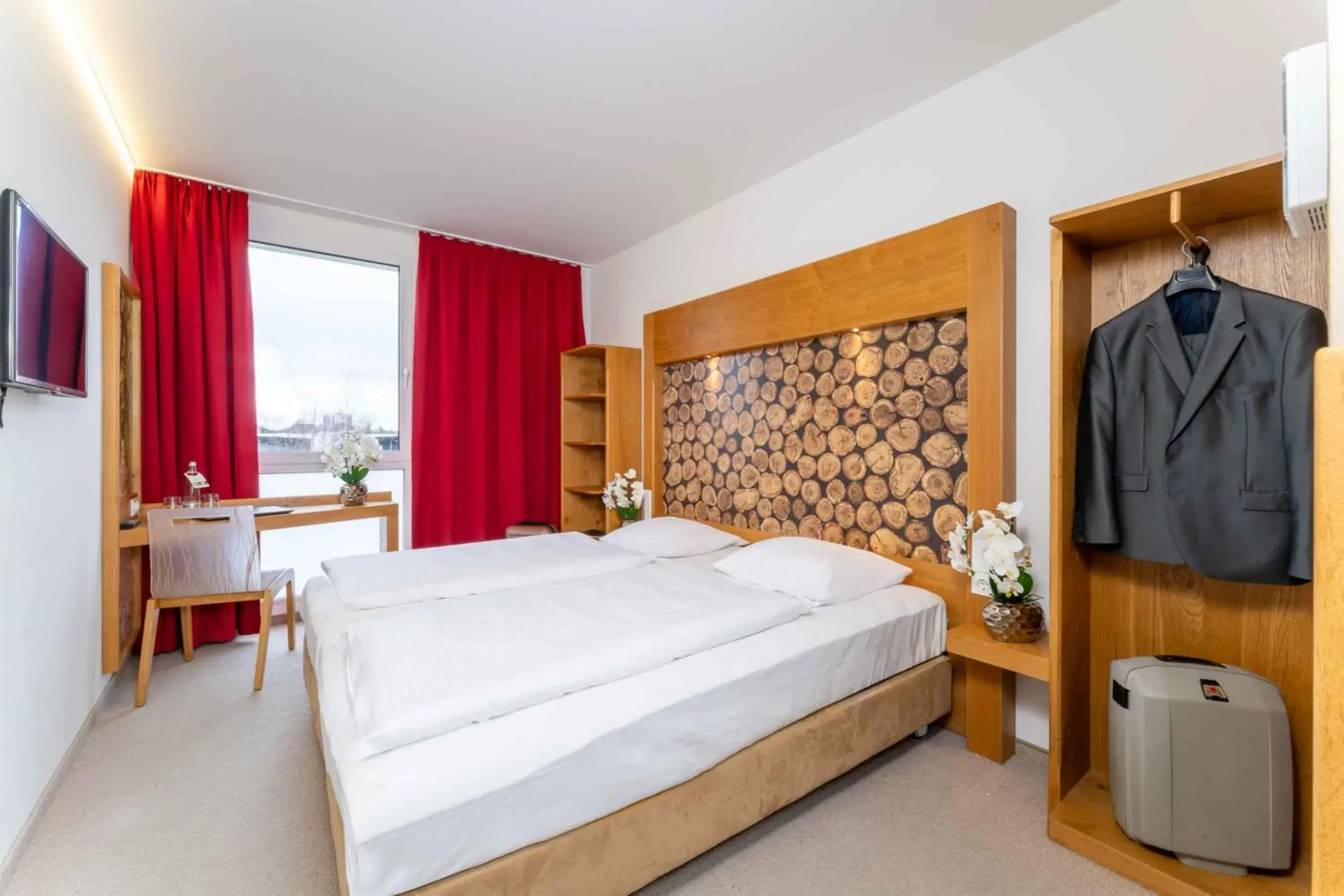 Bedroom, Bed in PLAZA INN Dachau - München Bedroom, Bed in PLAZA INN Dachau - München