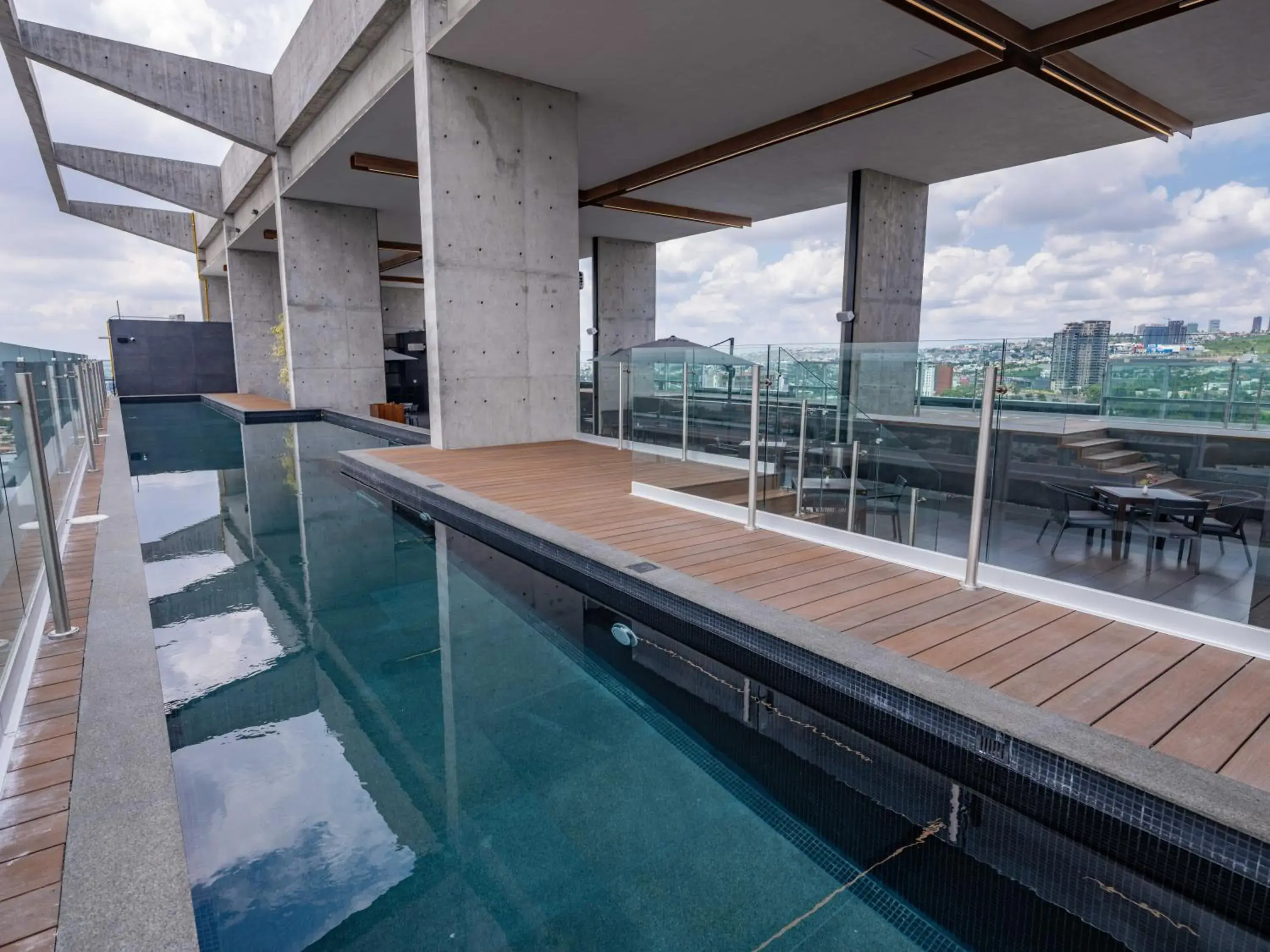 Pool view in Galeria Plaza Leon Pool view in Galeria Plaza Leon