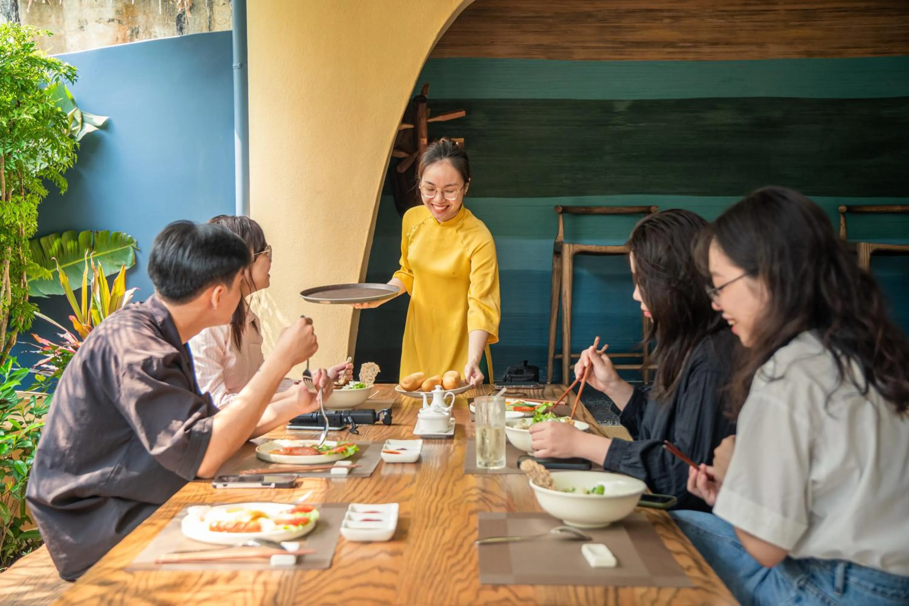 Restaurant/places to eat in Saha Casa Boutique Hotel Da Nang