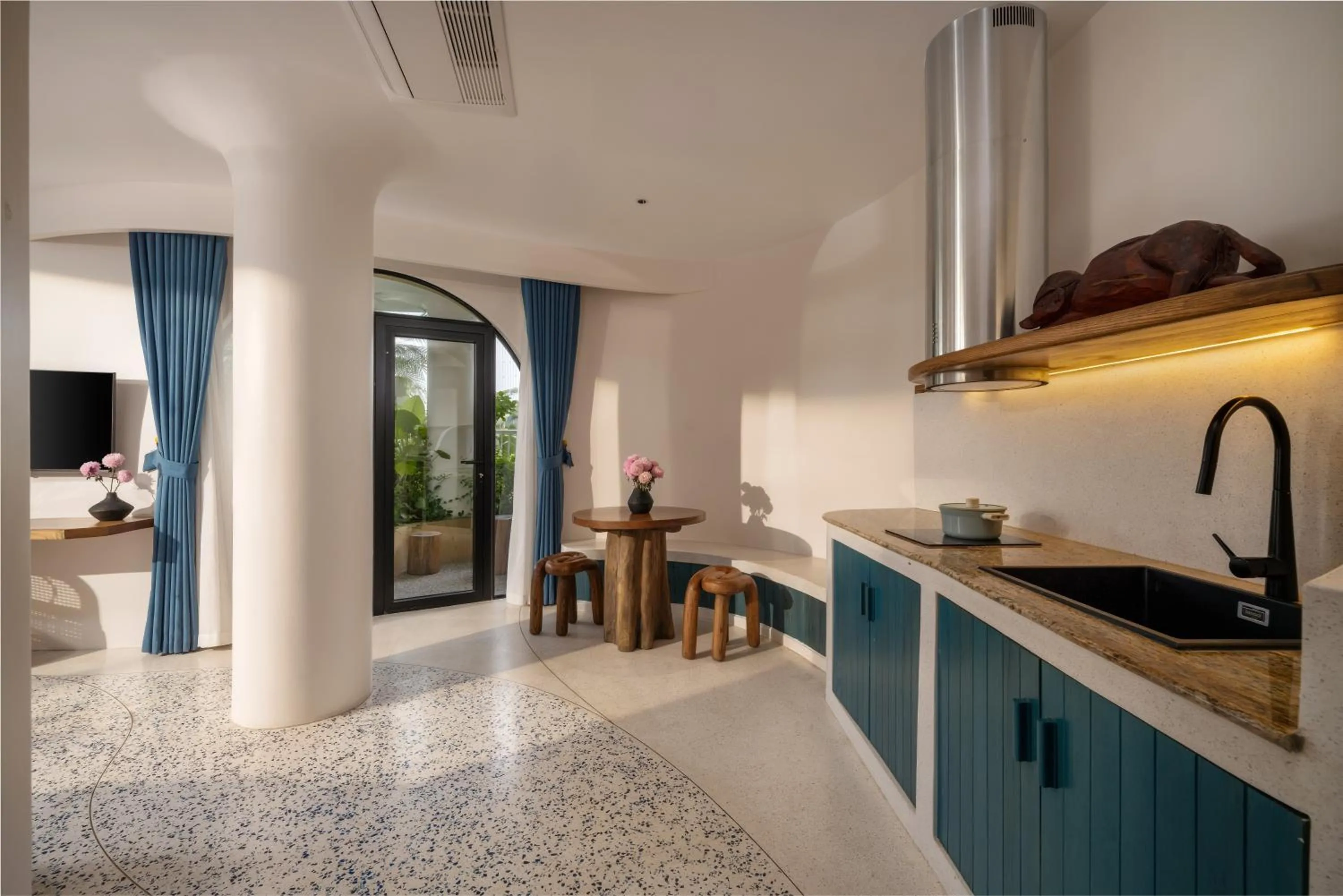 room service in Saha Casa Boutique Hotel Da Nang