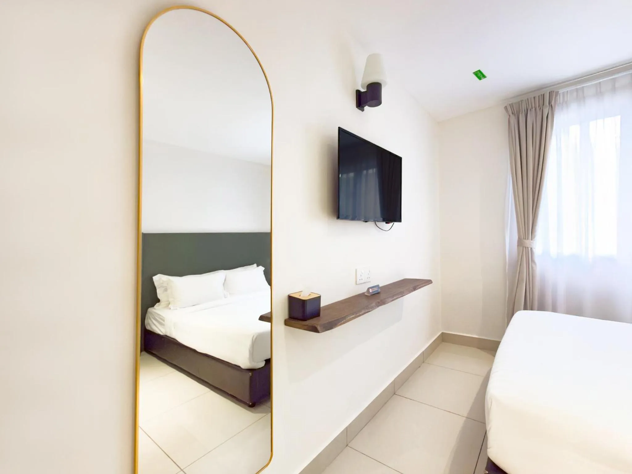 Bedroom, Bed in Living At DSulaiman Hotel