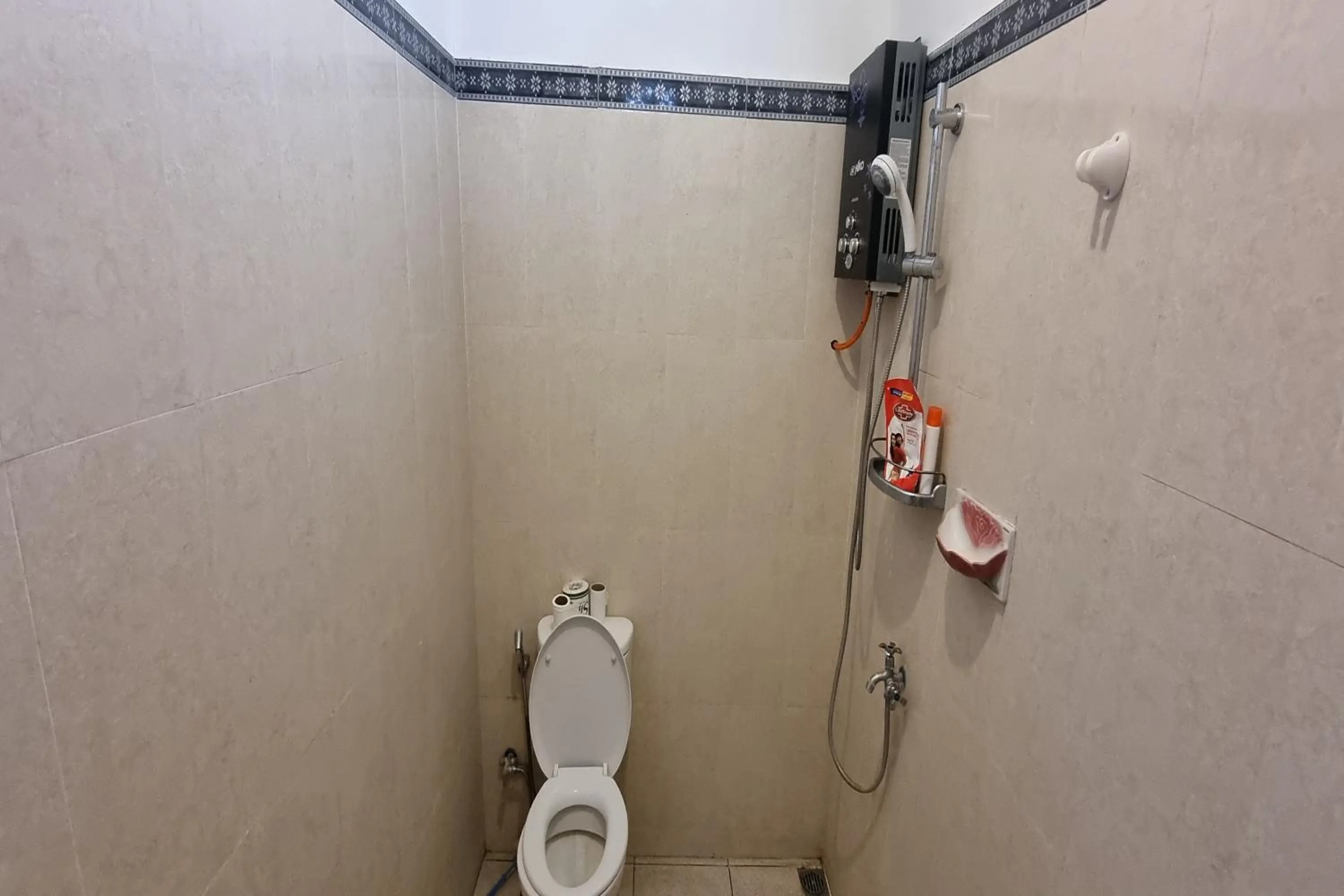 Shower in Onion Garden And Natural Hotspring