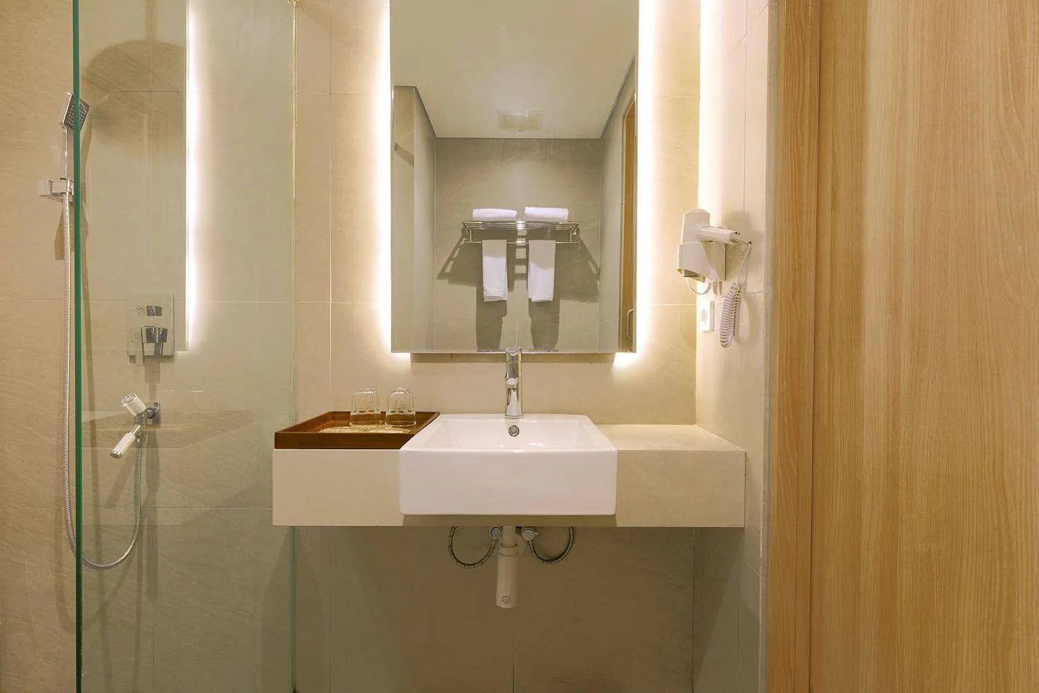 Bathroom in 1O1 STYLE Yogyakarta Malioboro