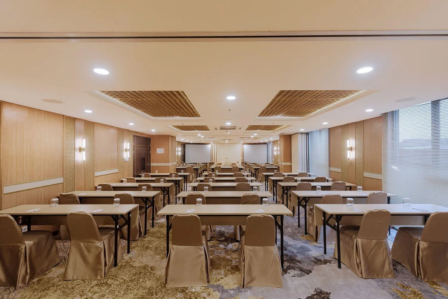 Meeting/conference room in 1O1 STYLE Yogyakarta Malioboro