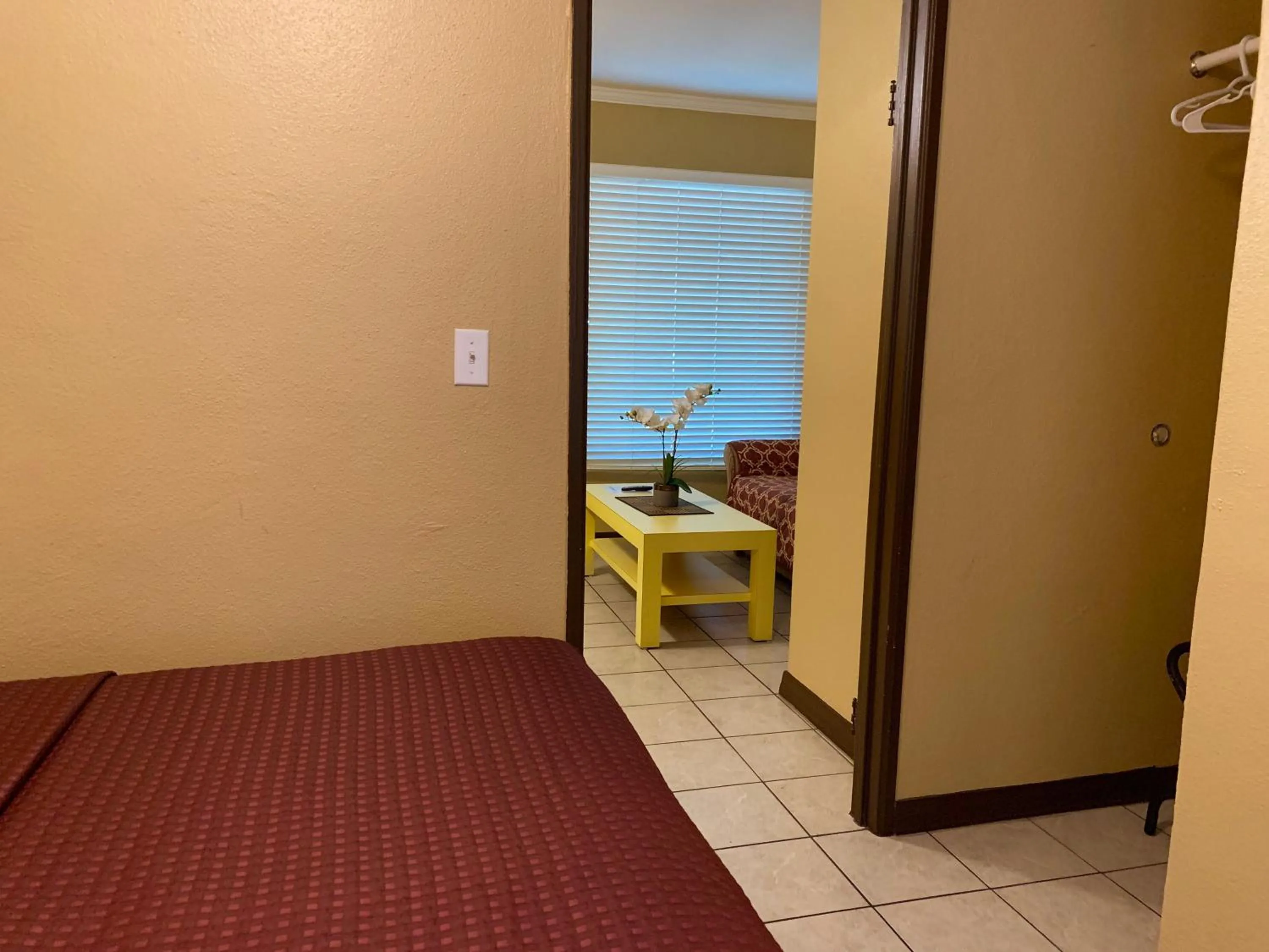 Lakeside Inn and Cafe