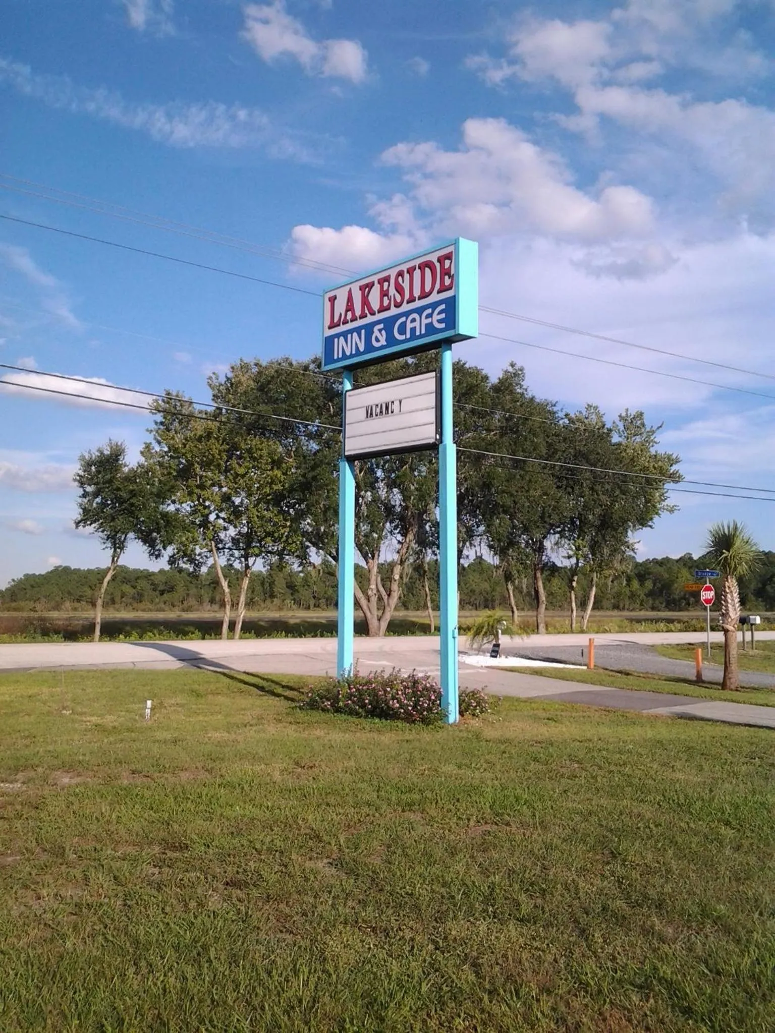 Facade/entrance in Lakeside Inn and Cafe