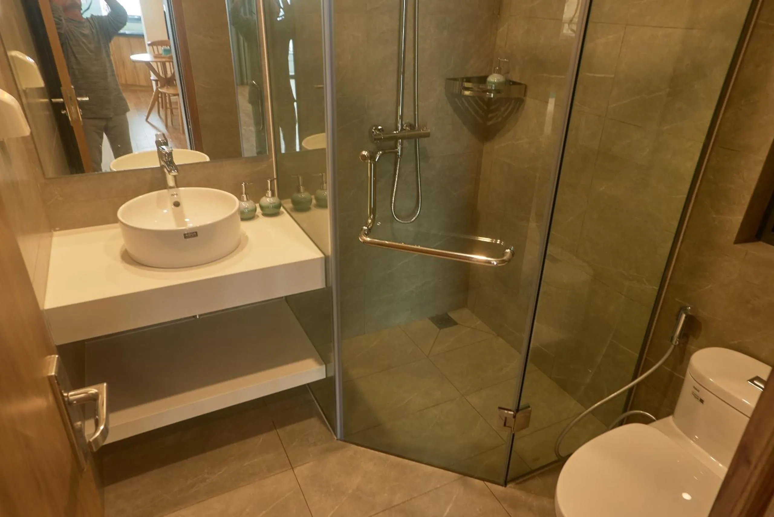 Shower in Hanoi Shouten - Staycation