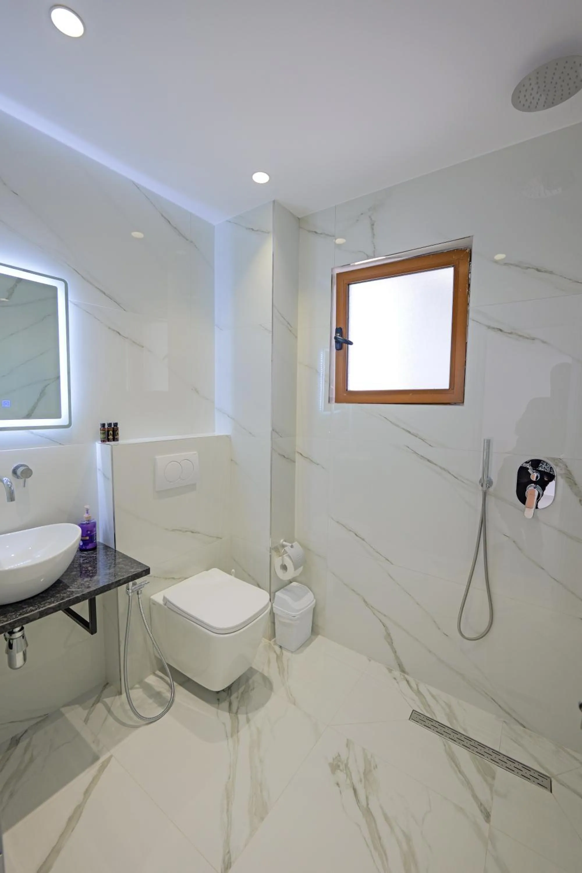 Bathroom in Central Garden Sofia 1- Free Parking