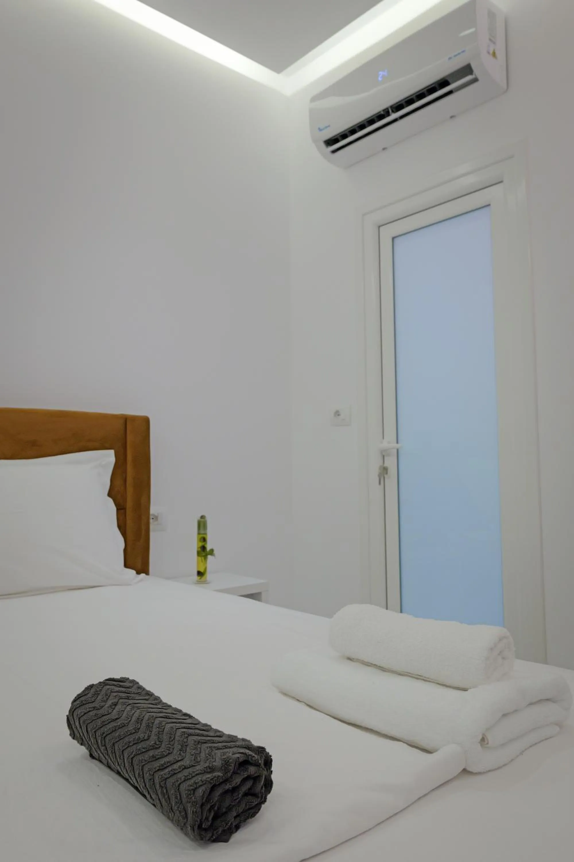 Bed in Central Garden Sofia 1- Free Parking