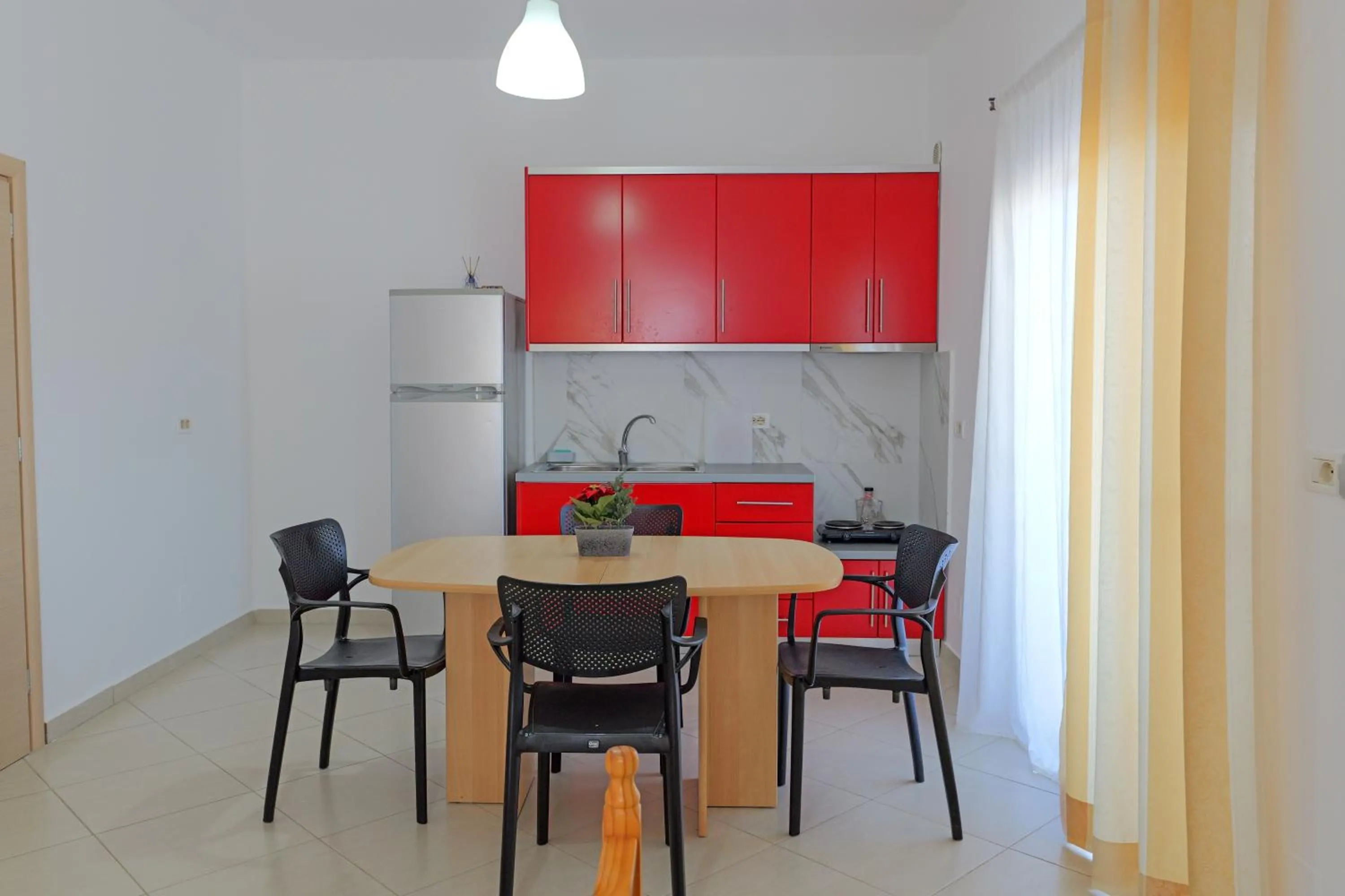 Dining area in Central Garden Sofia 1- Free Parking