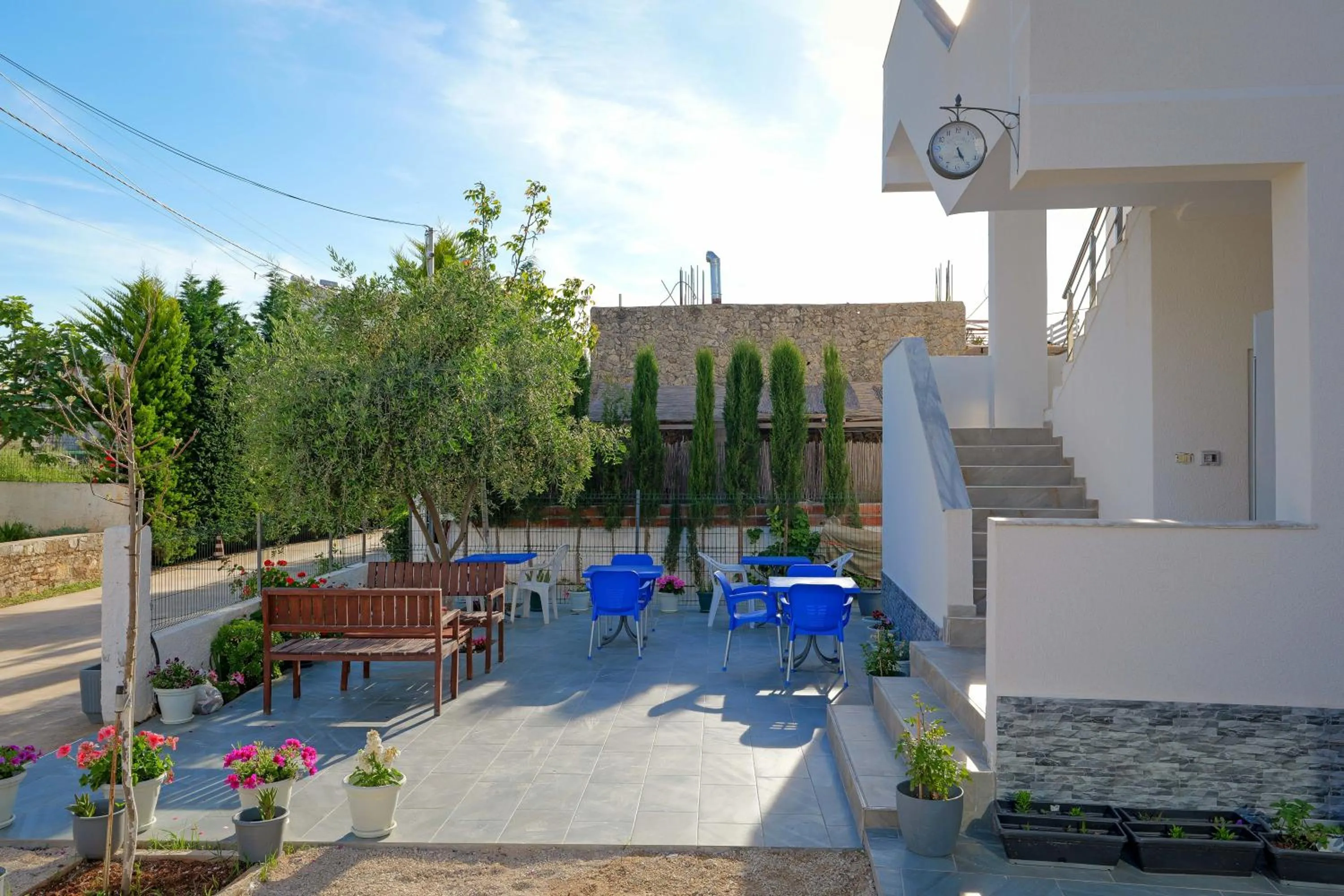 Patio in Central Garden Sofia 1- Free Parking