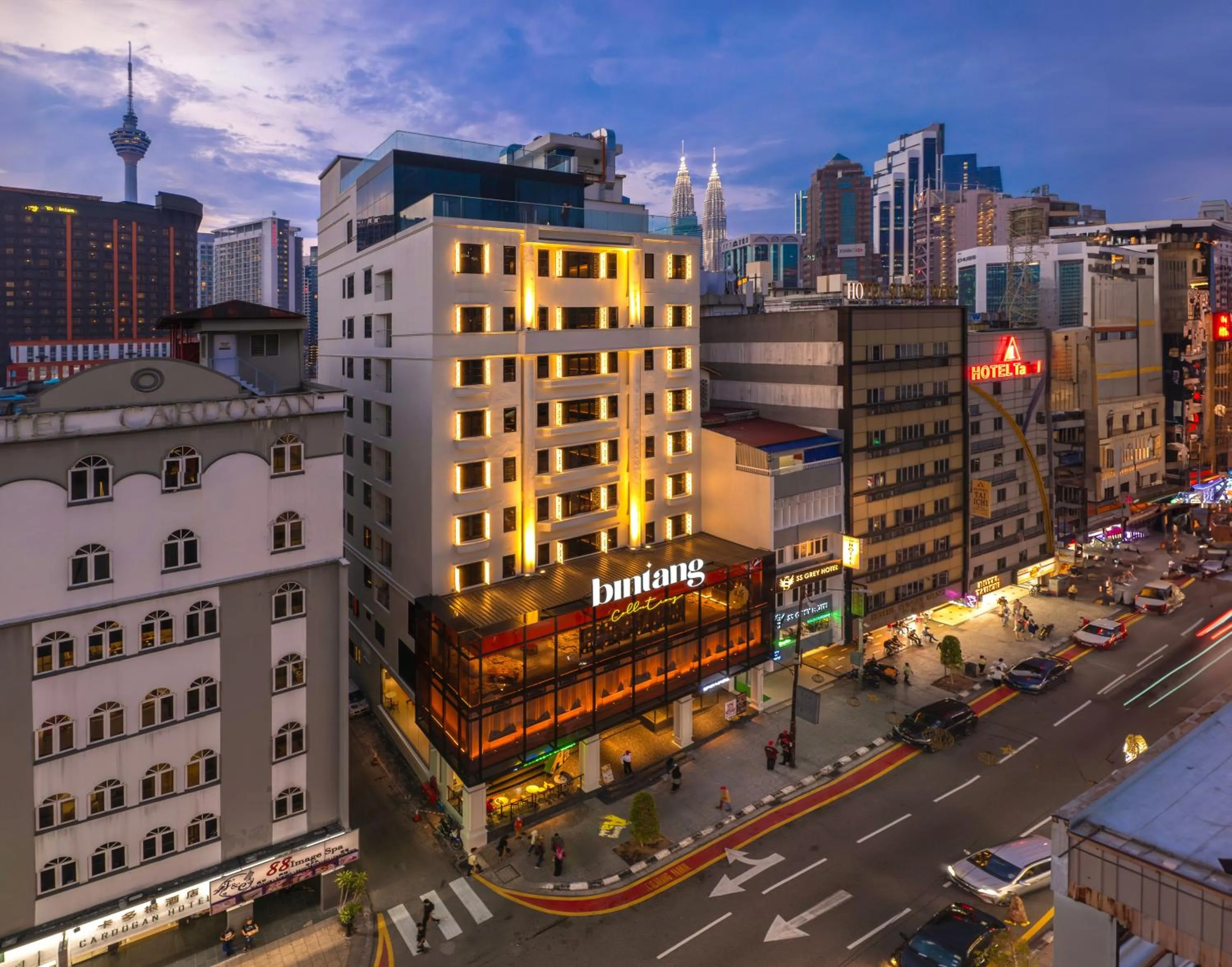 Property building in Bintang Collectionz Hotel