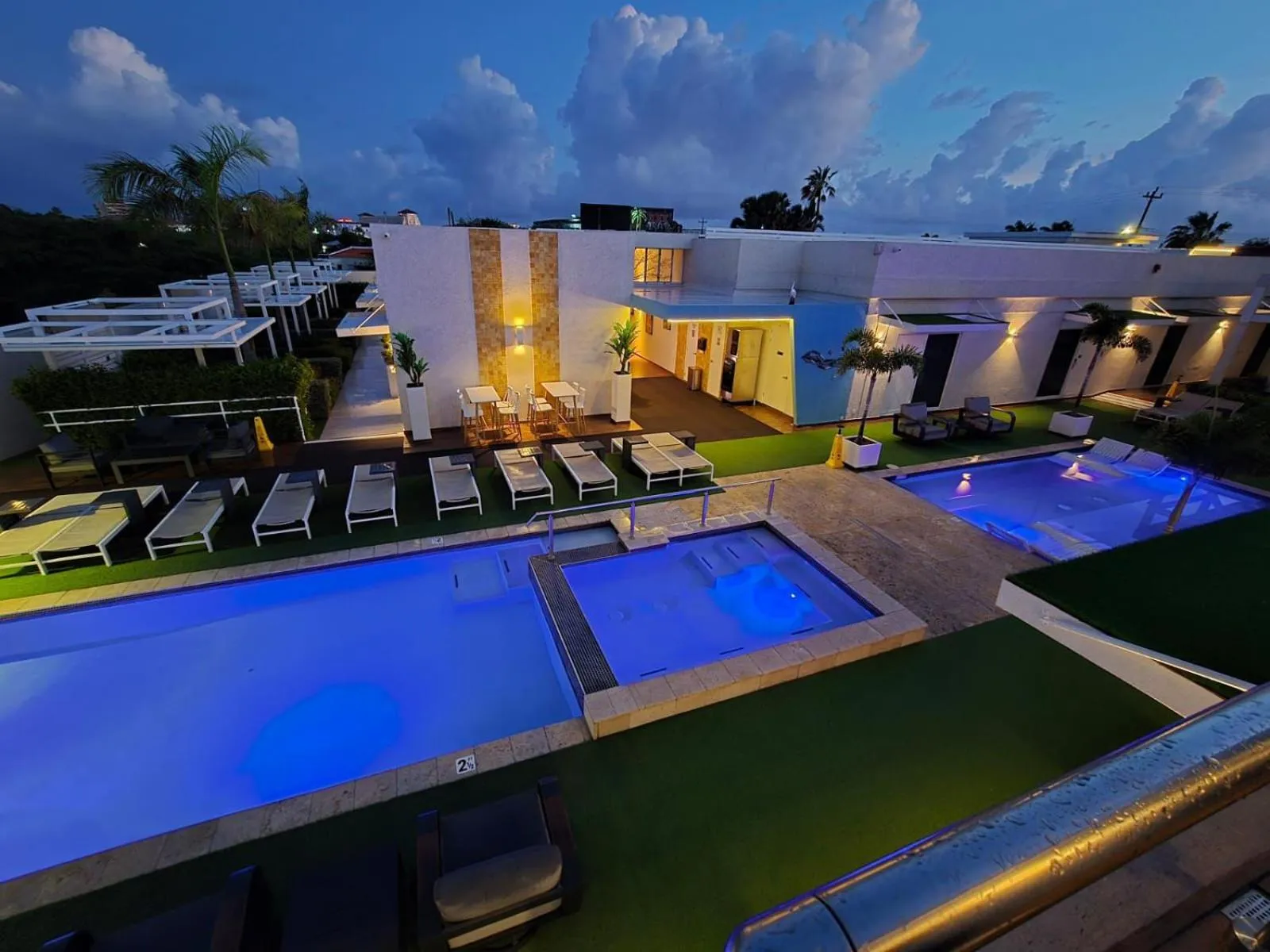 Aruba Boutique & Art Hotel - Adults Only