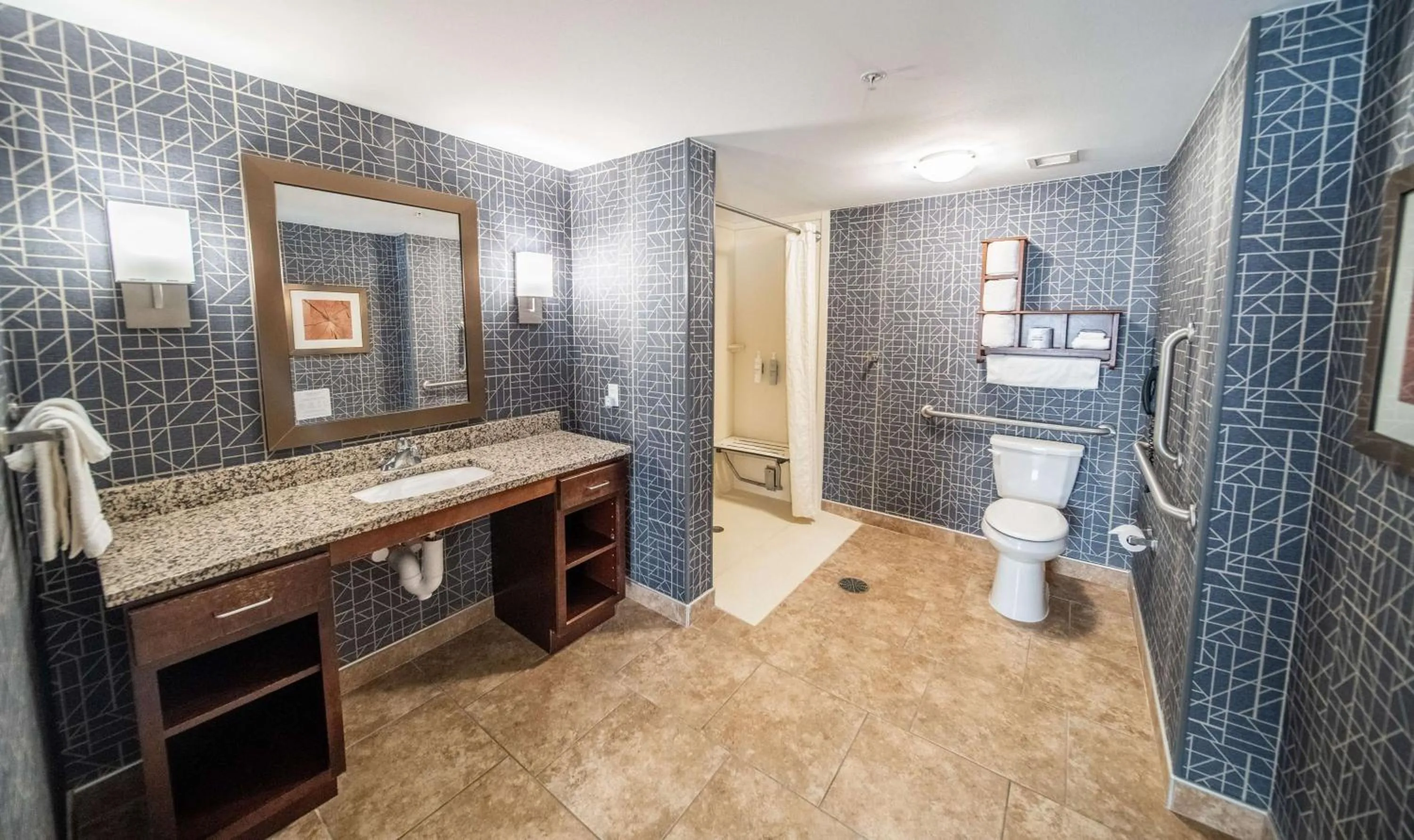 Bathroom in Homewood Suites by Hilton Rochester Mayo Clinic-St. Marys Campus