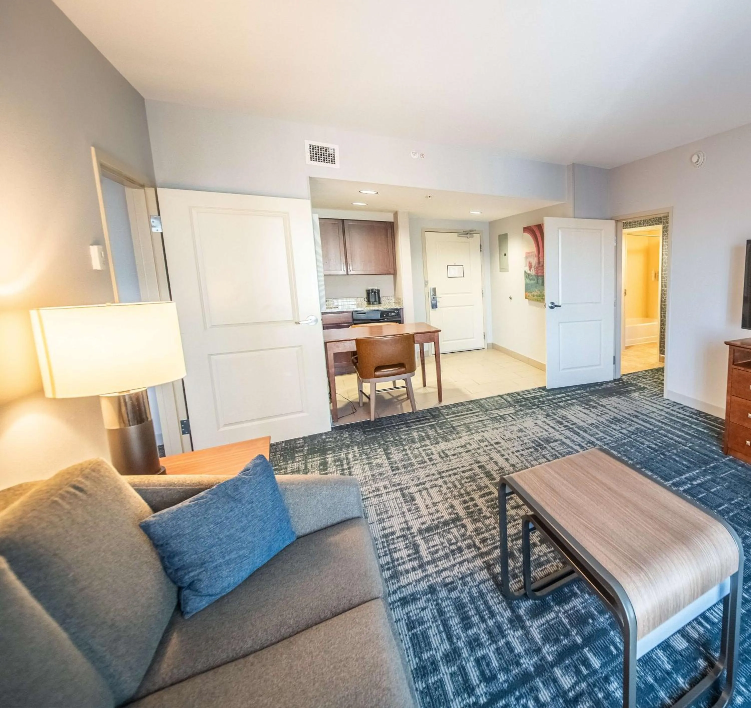 Living room, Bed in Homewood Suites by Hilton Rochester Mayo Clinic-St. Marys Campus