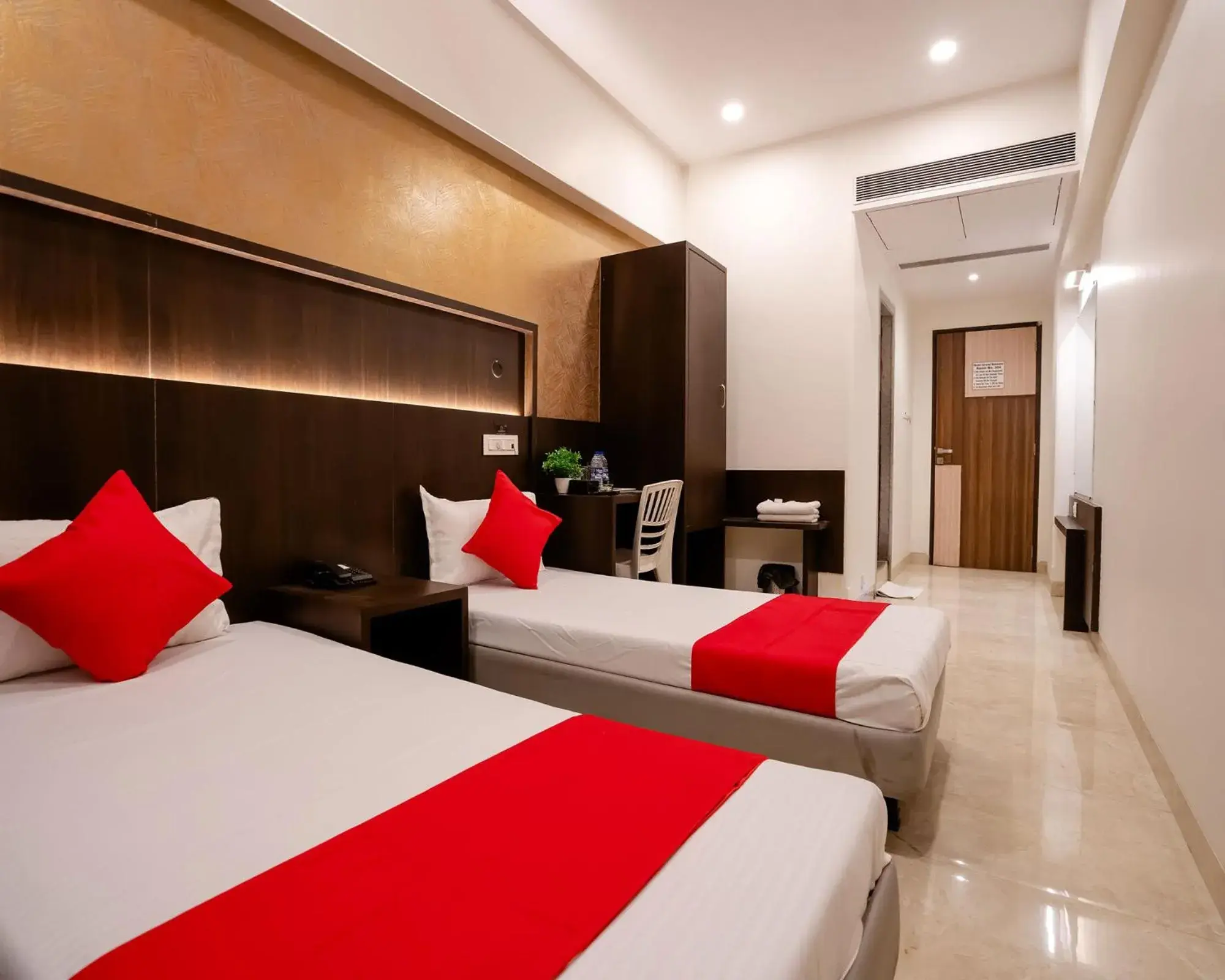 Twin Room in Hotel Grand Seasons- Navi Mumbai Twin Room in Hotel Grand Seasons- Navi Mumbai