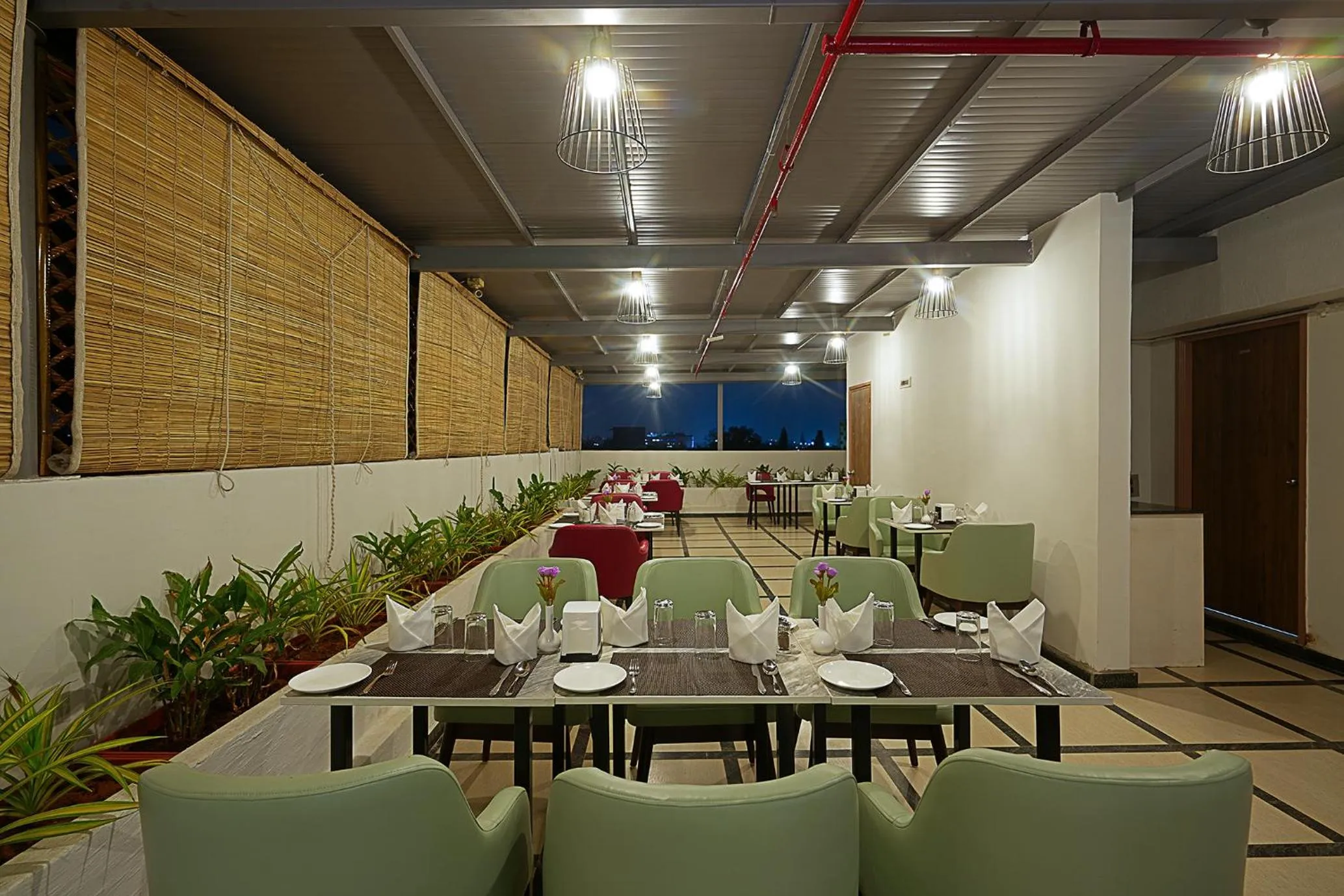 Restaurant/places to eat in Grand Continent Malleshwaram A Sarovar Portico Affiliate Hotel
