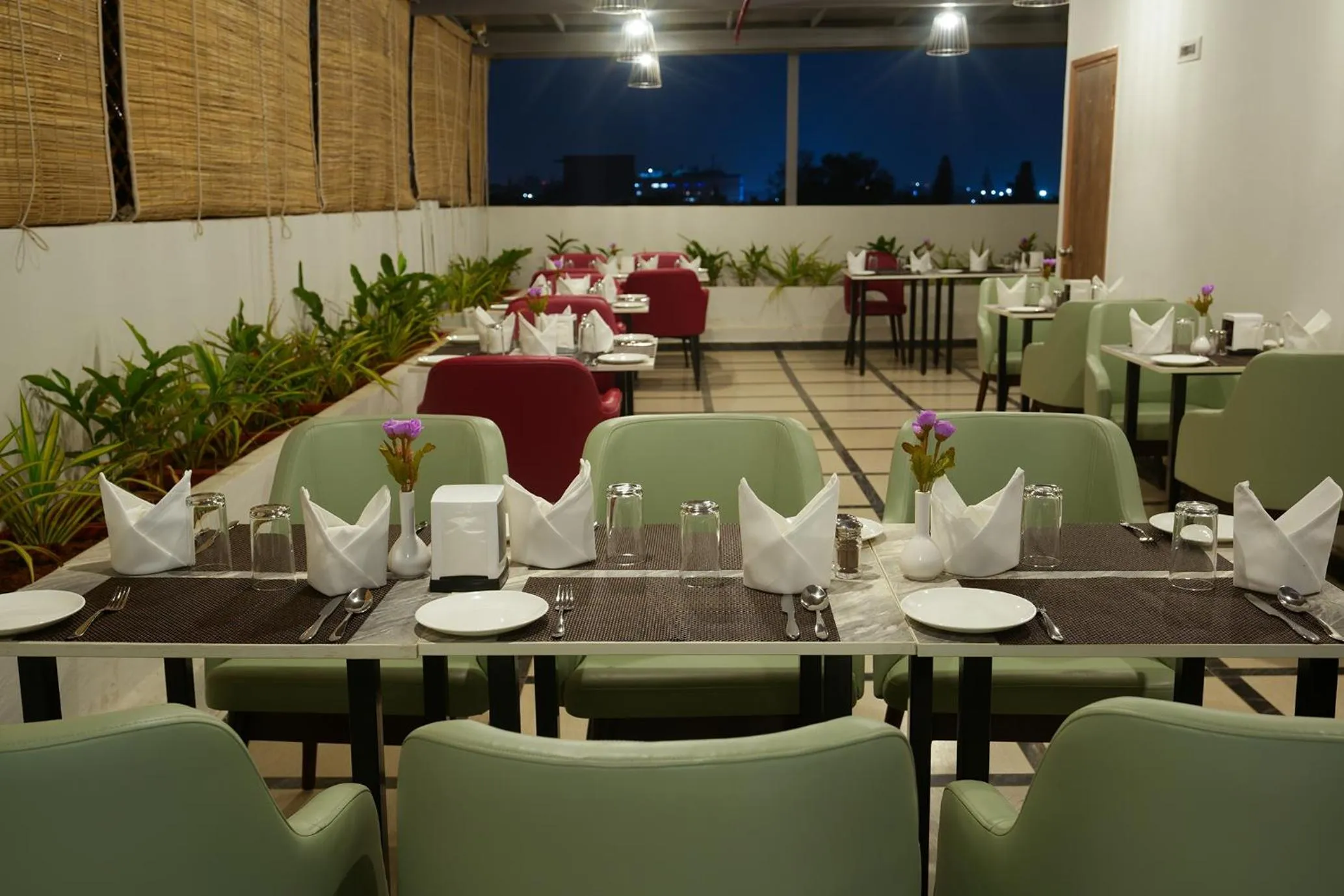Restaurant/places to eat in Grand Continent Malleshwaram A Sarovar Portico Affiliate Hotel