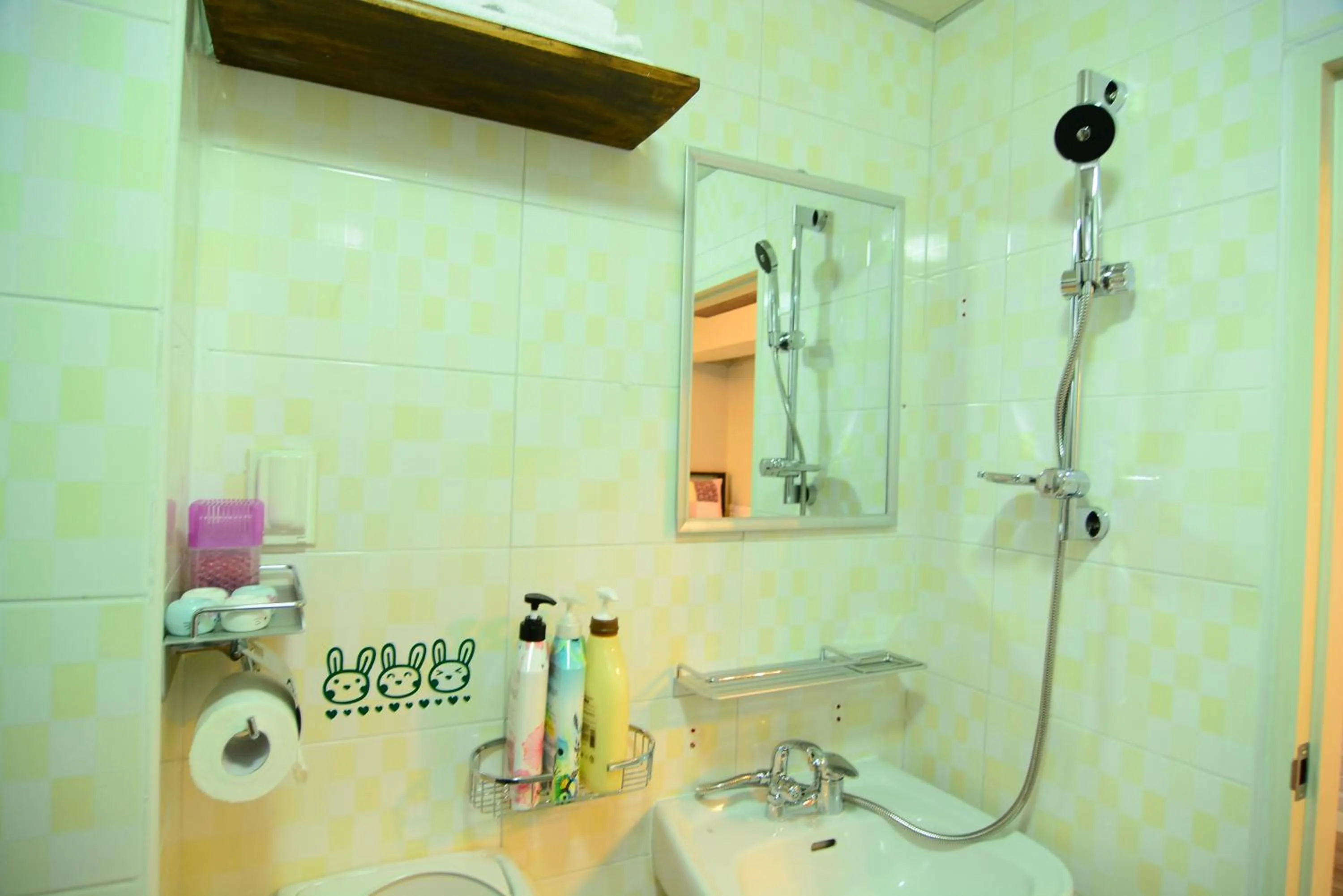 Shower in Residence Unicorn