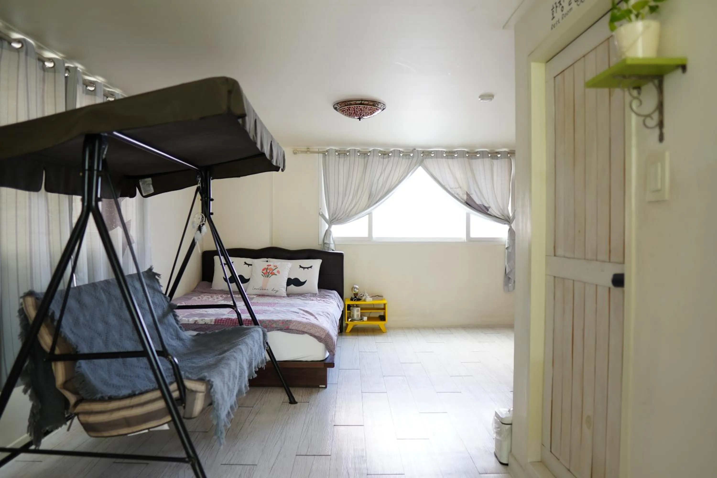 Bed in Residence Unicorn