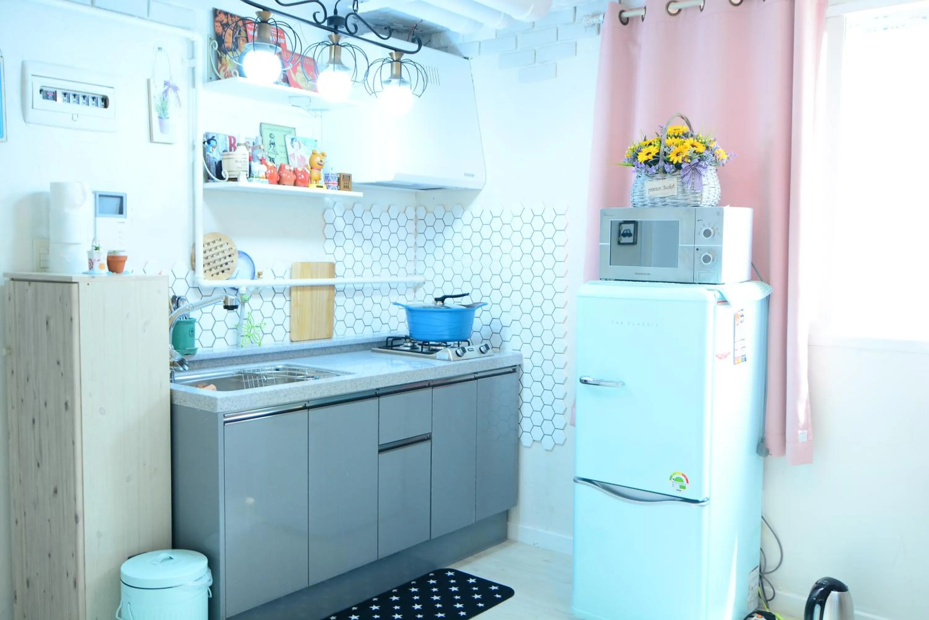 Other in Residence Unicorn