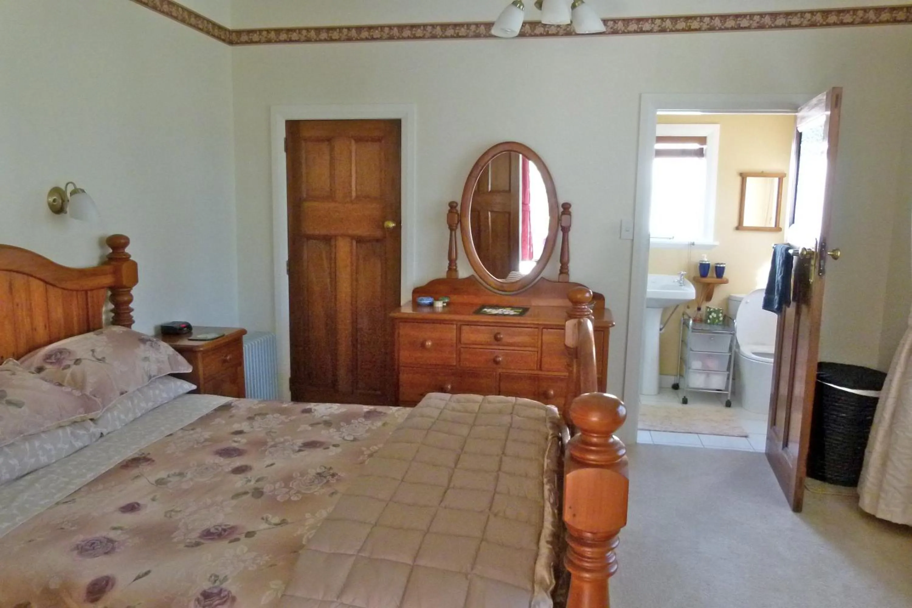 Bedroom, Bed in Peppertree Bed & Breakfast