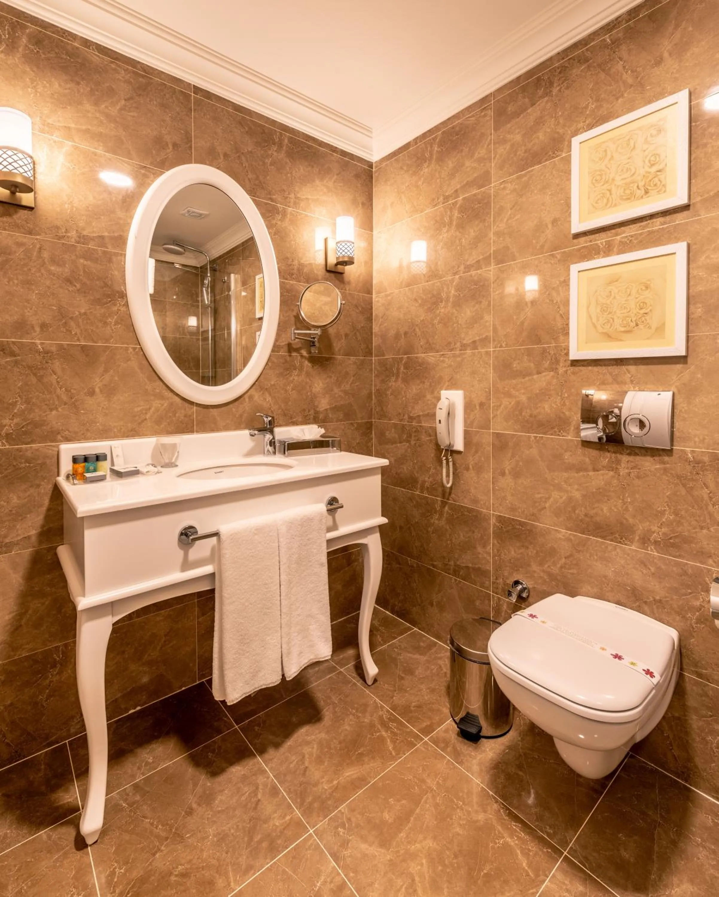 Bathroom in Vuni Palace Hotel & Casino & SPA