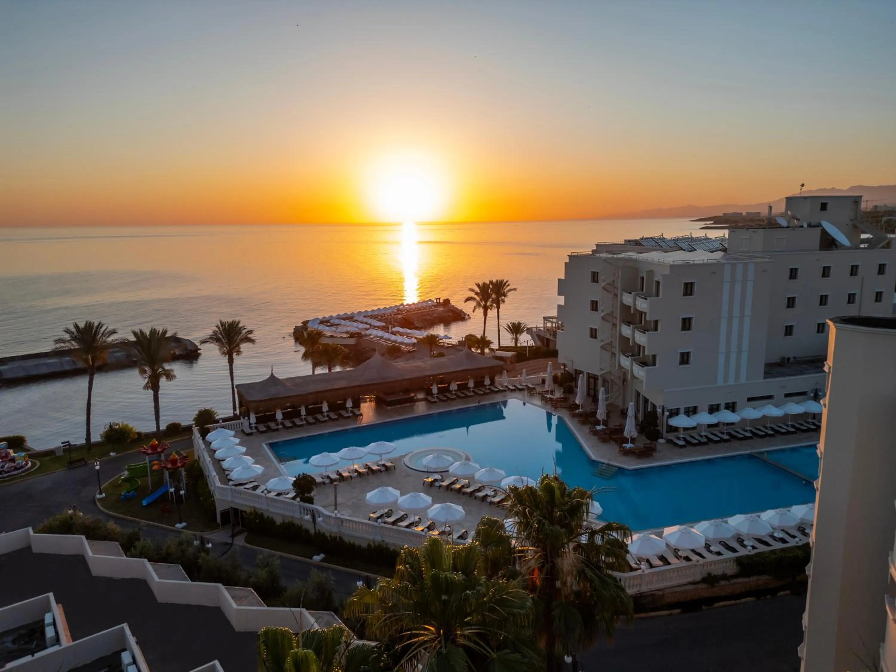 Sunset in Vuni Palace Hotel & Casino & SPA